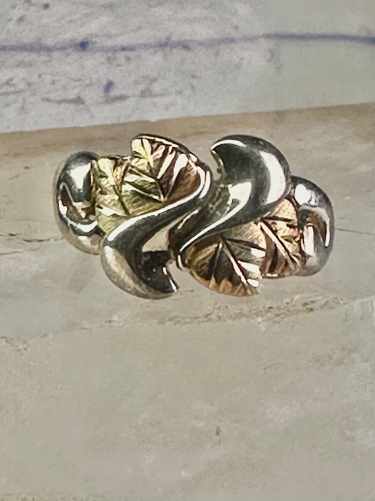 Black Hills Gold ring leaves wedding band size 9 sterling silver women