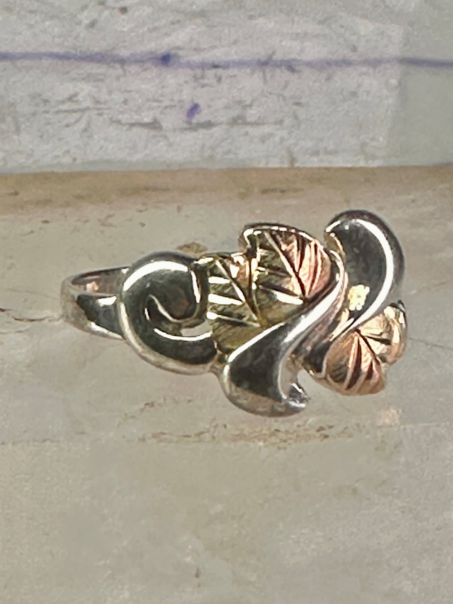 Black Hills Gold ring leaves wedding band size 9 sterling silver women