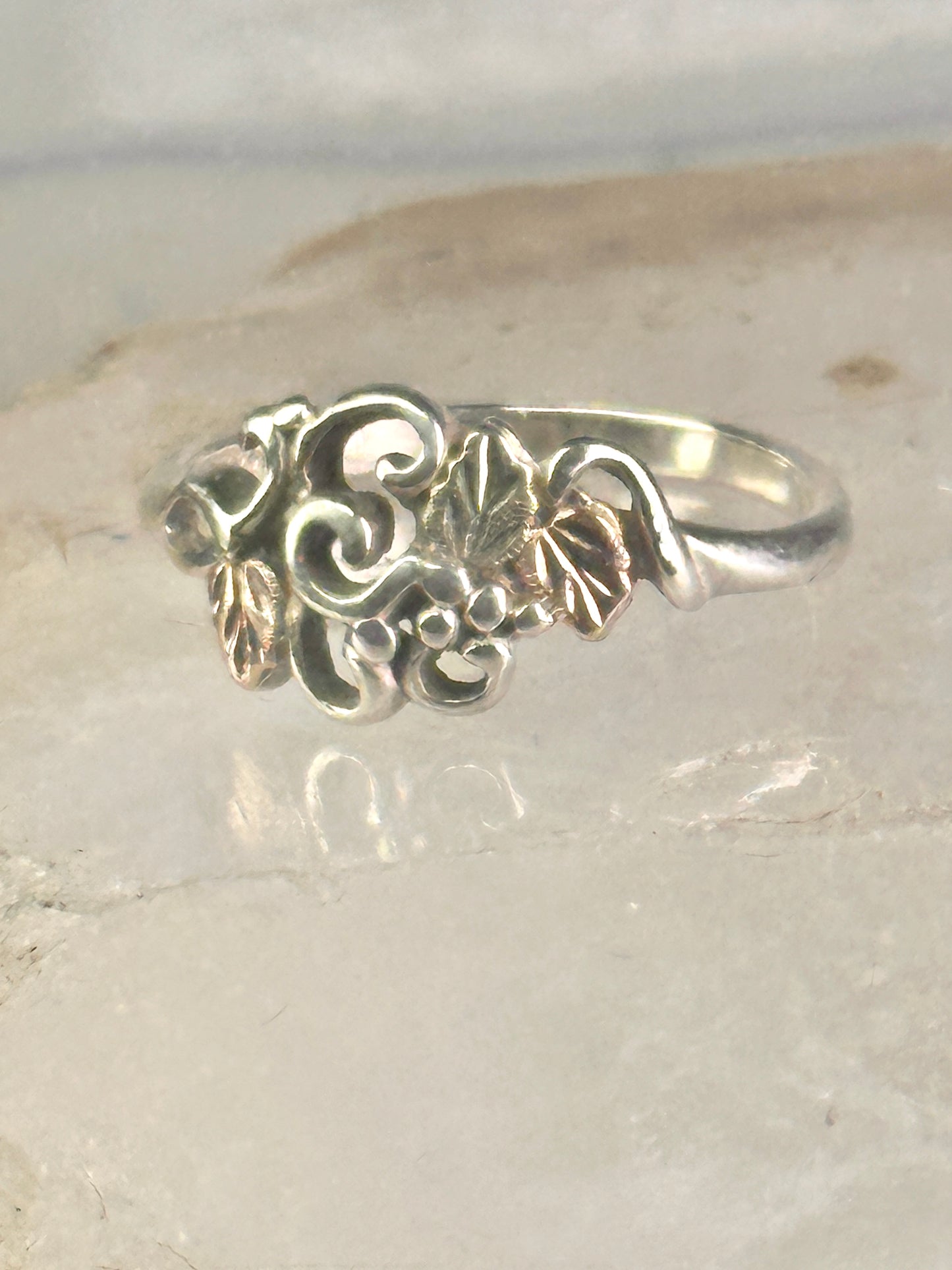 Black Hills Gold ring leaves band size 7.75 sterling silver women