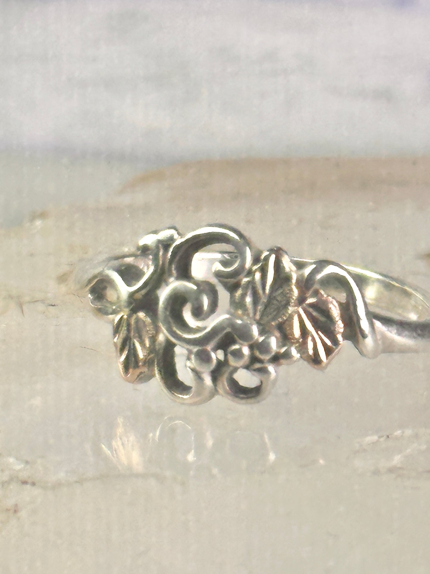 Black Hills Gold ring leaves band size 7.75 sterling silver women