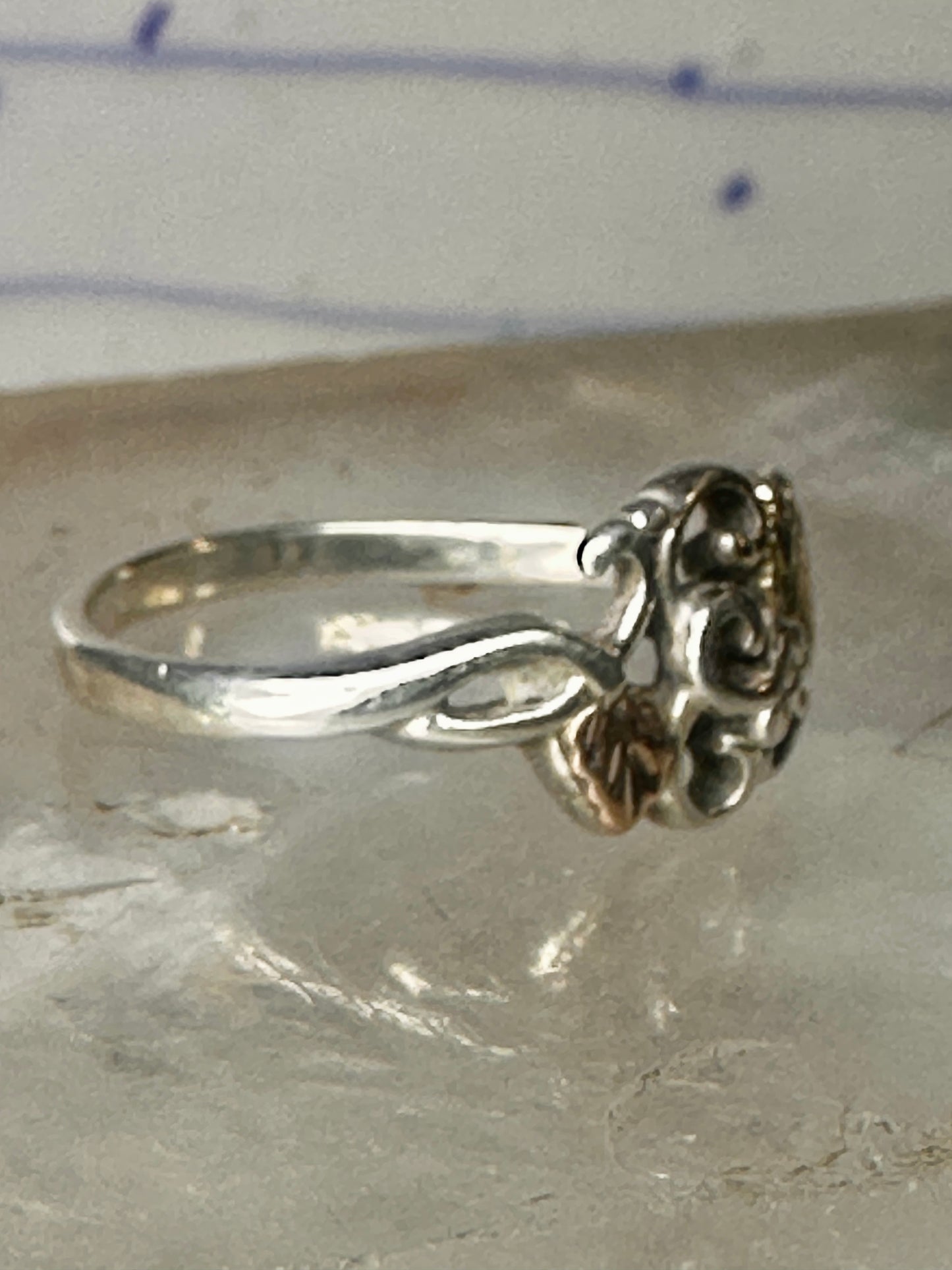 Black Hills Gold ring leaves band size 7.75 sterling silver women