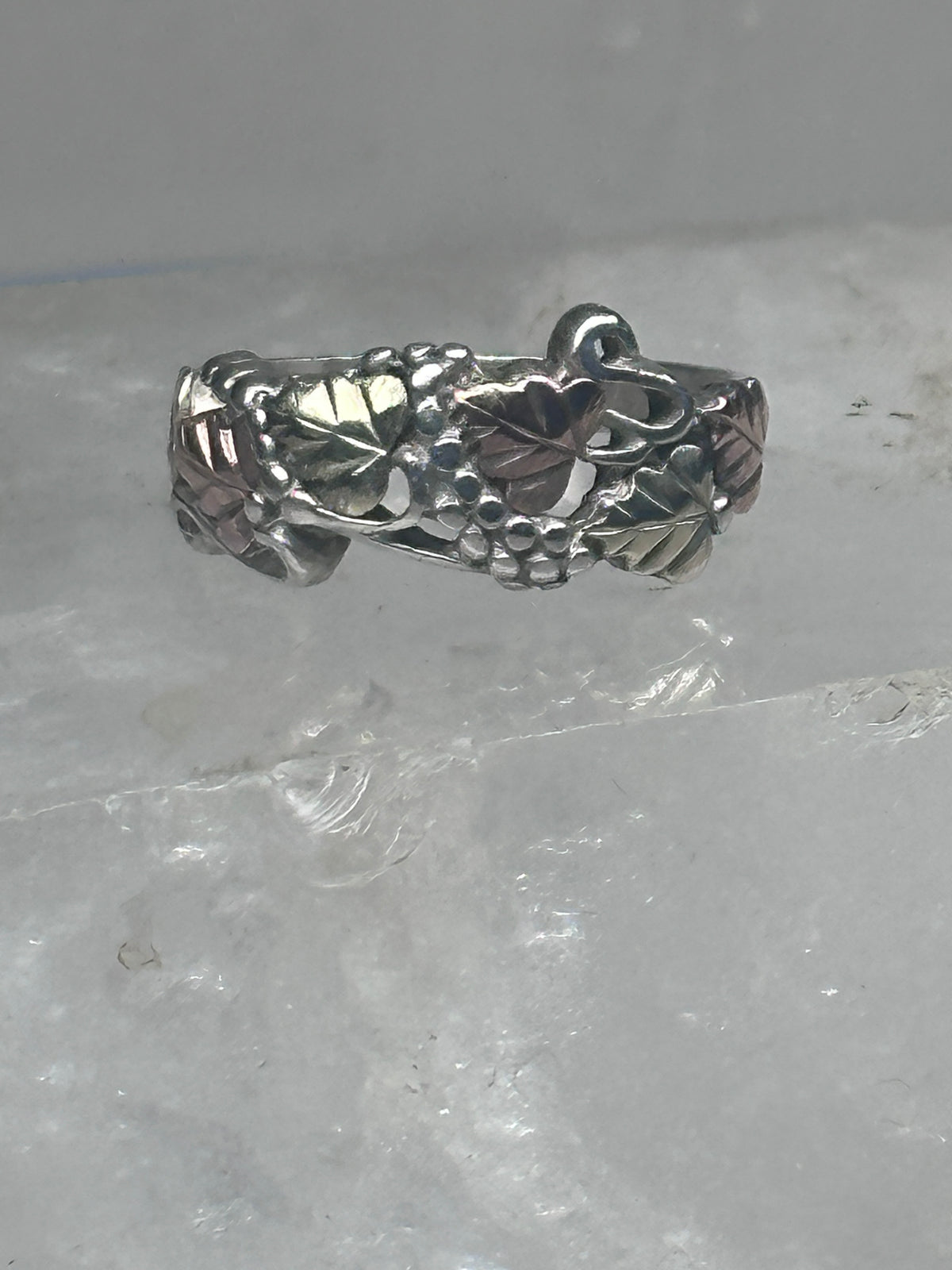 Vintage Sterling Silver Black Hills Gold Grape Leaf Ring Coleman Co Size 7 925