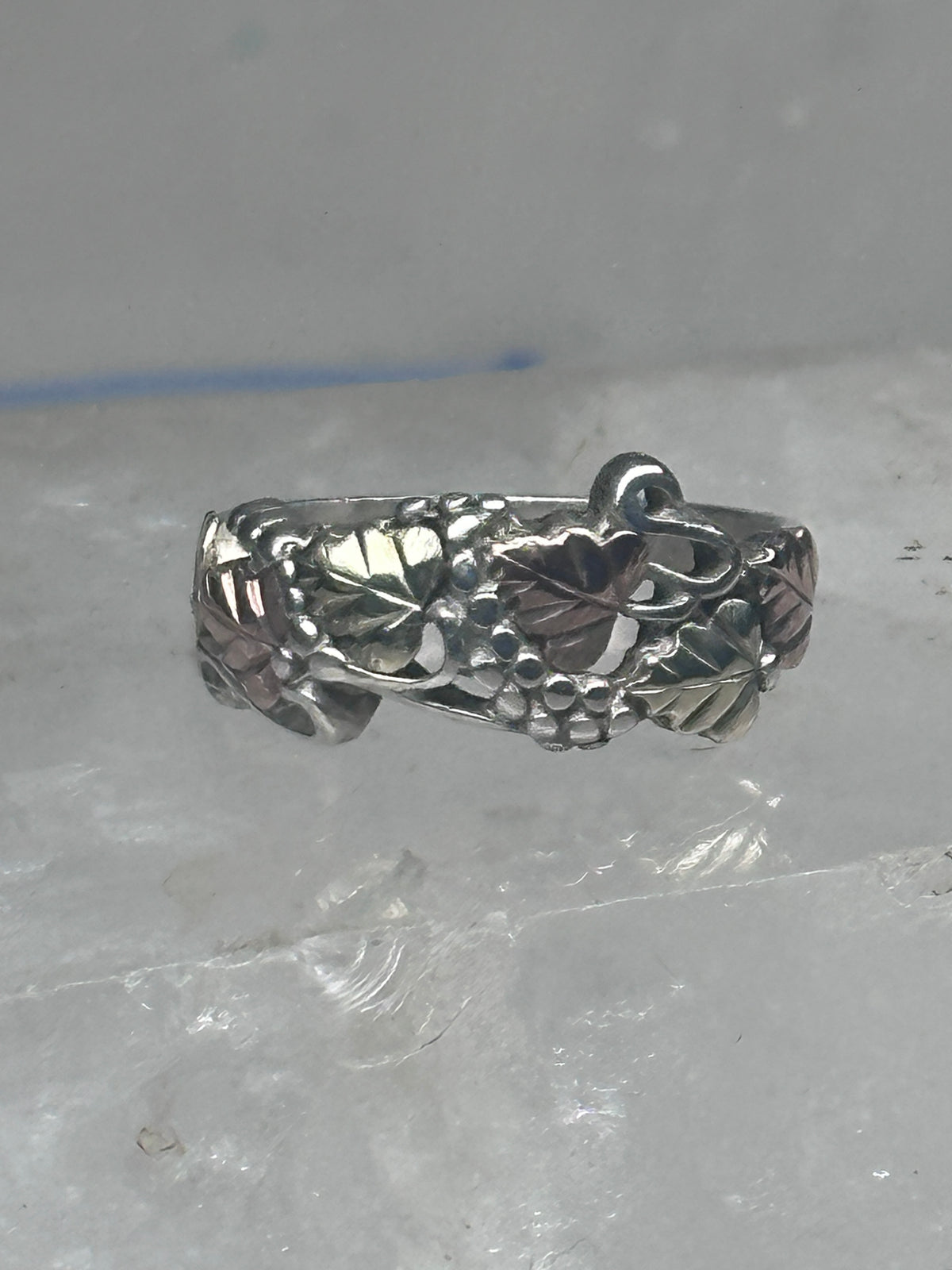 Vintage Sterling Silver Black Hills Gold Grape Leaf Ring Coleman Co Size 7 925
