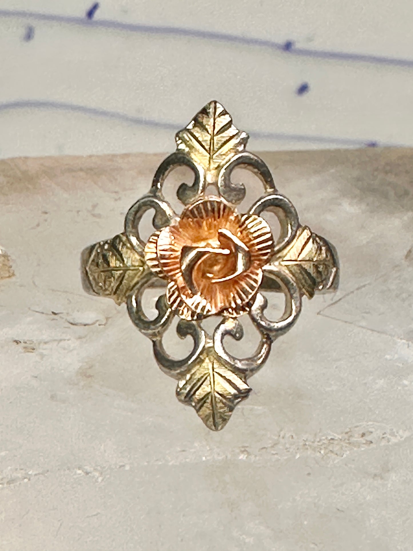 Black Hills Gold ring leaves rose band size 7 sterling silver women girls