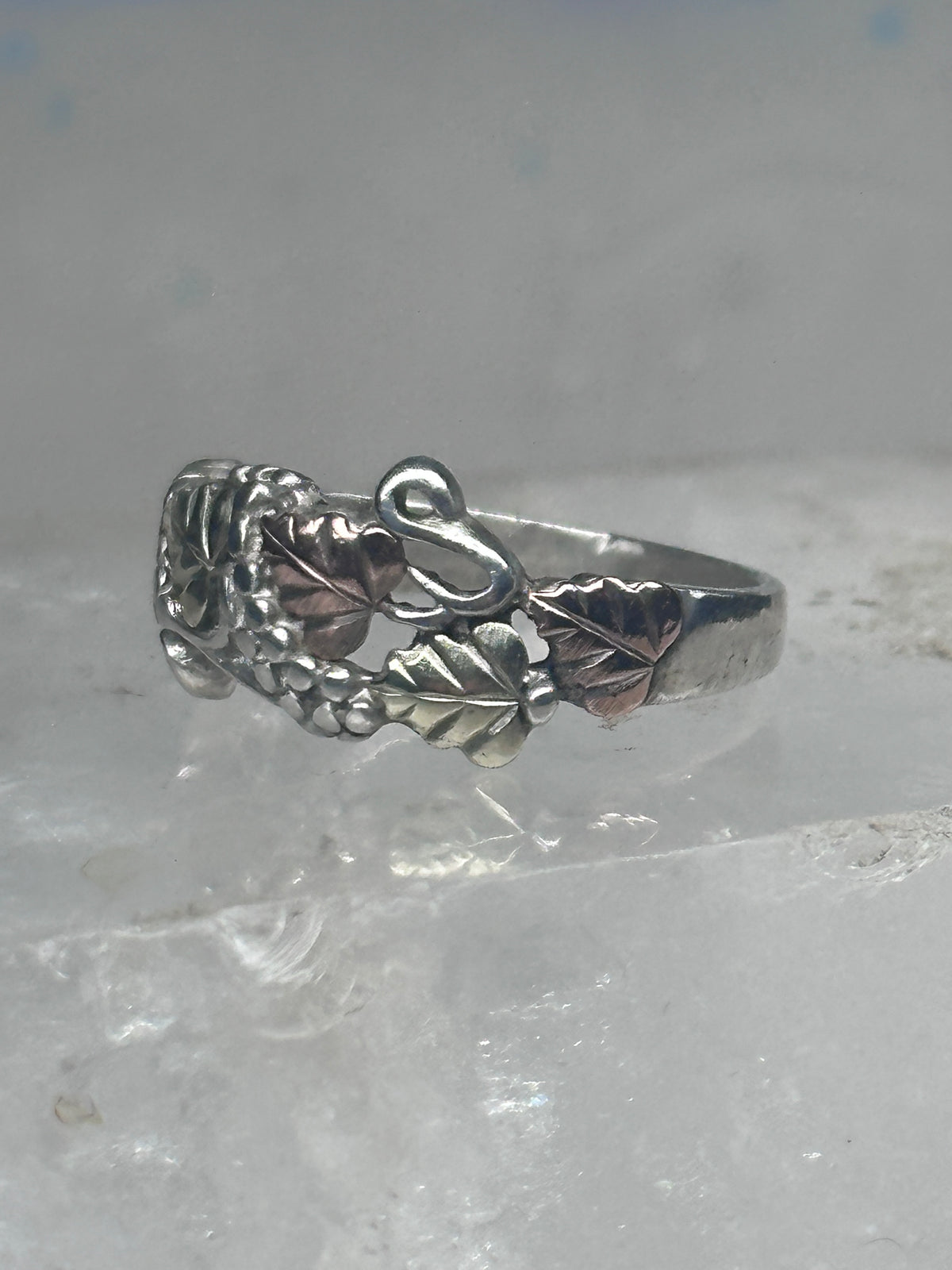 Vintage Sterling Silver Black Hills Gold Grape Leaf Ring Coleman Co Size 7 925