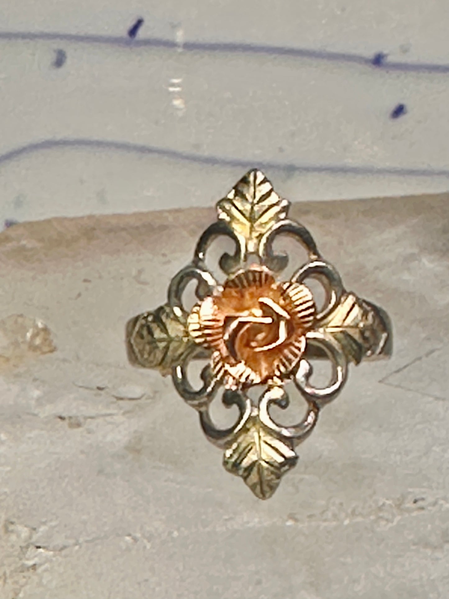 Black Hills Gold ring leaves rose band size 7 sterling silver women girls