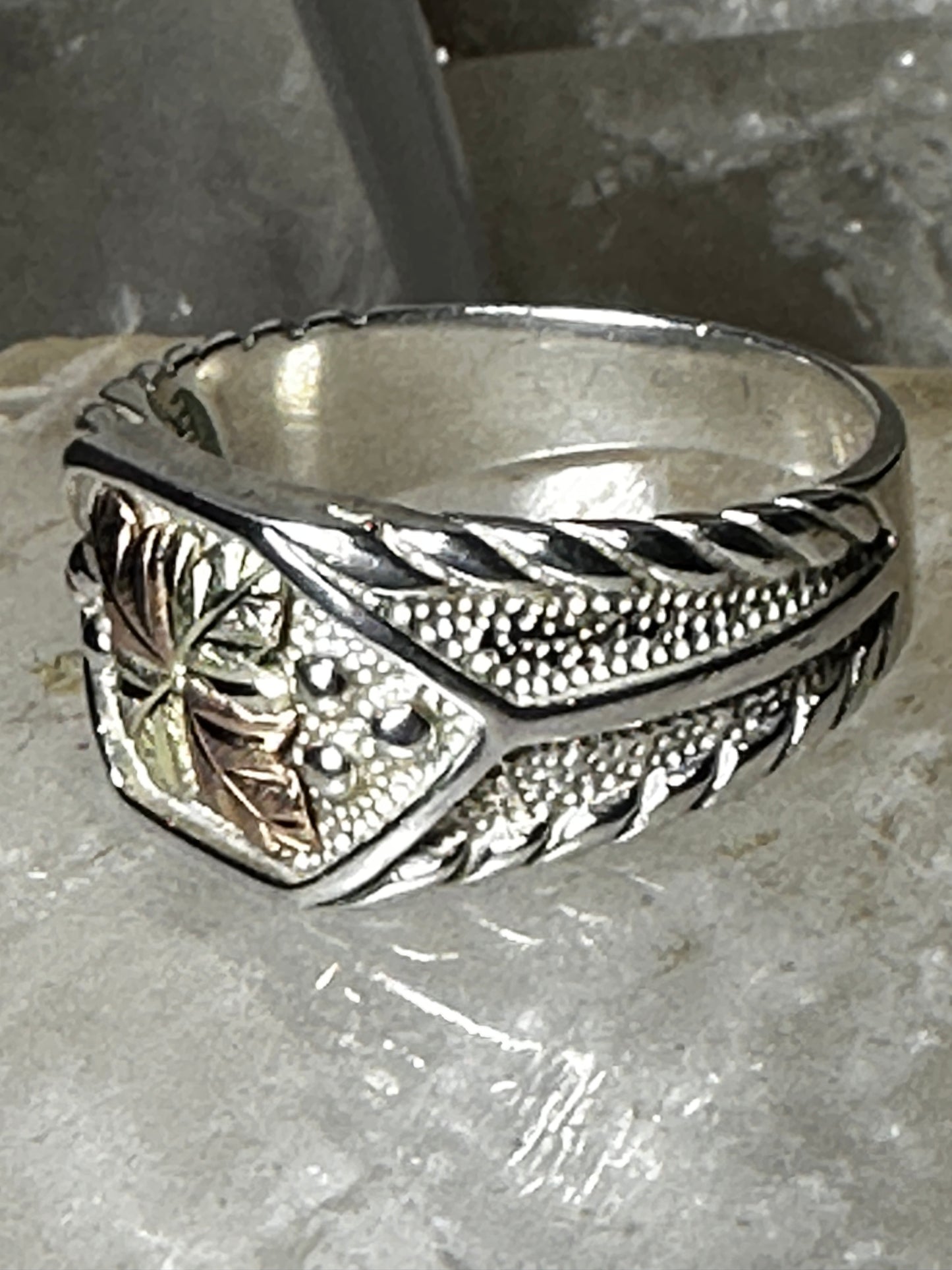 Black Hills Gold ring Leaf band size 13 sterling silver men