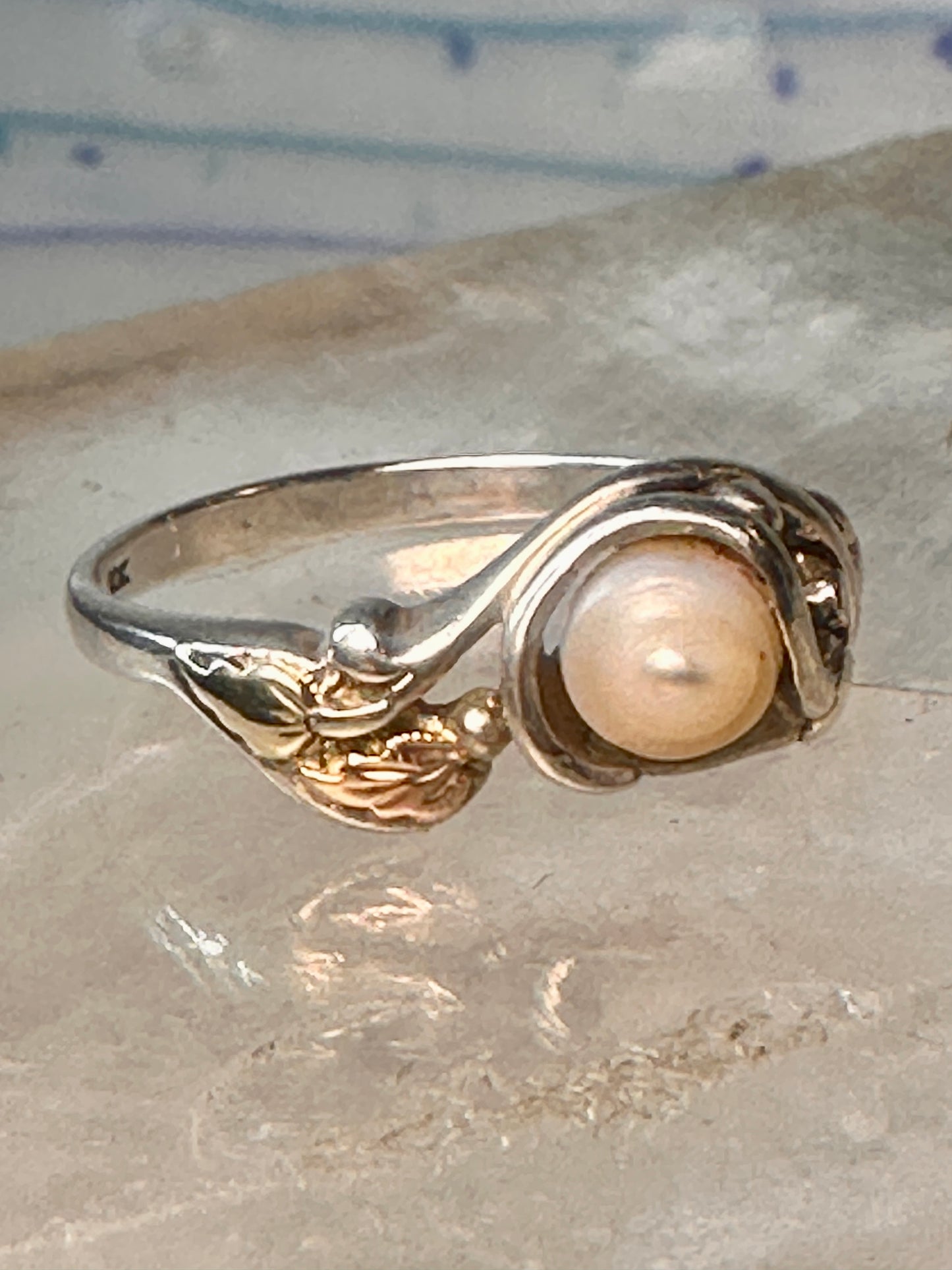 Black Hills Gold ring size 8 Pearl leaves band sterling silver women
