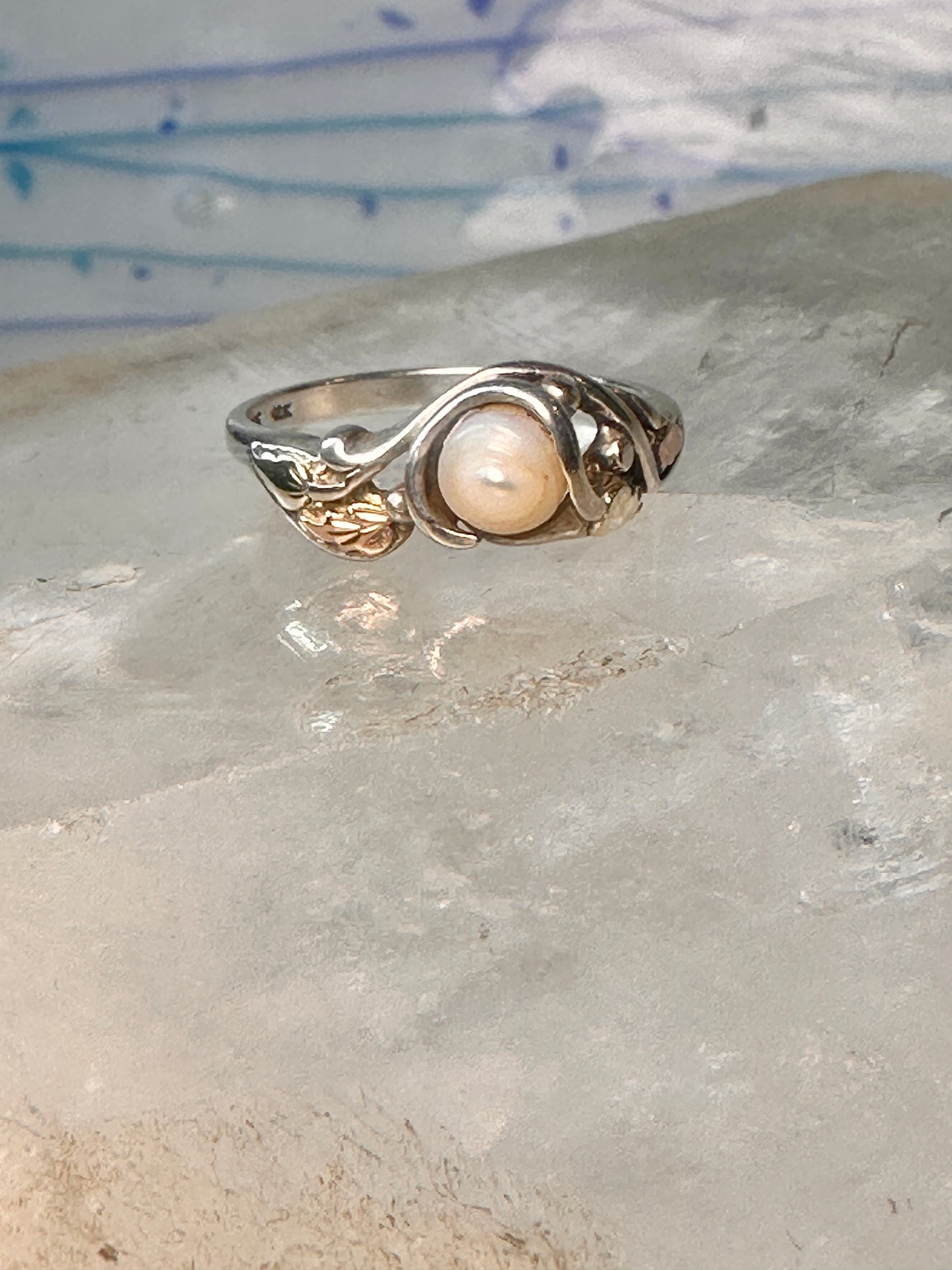 Black Hills Gold ring size 8 Pearl leaves band sterling silver women