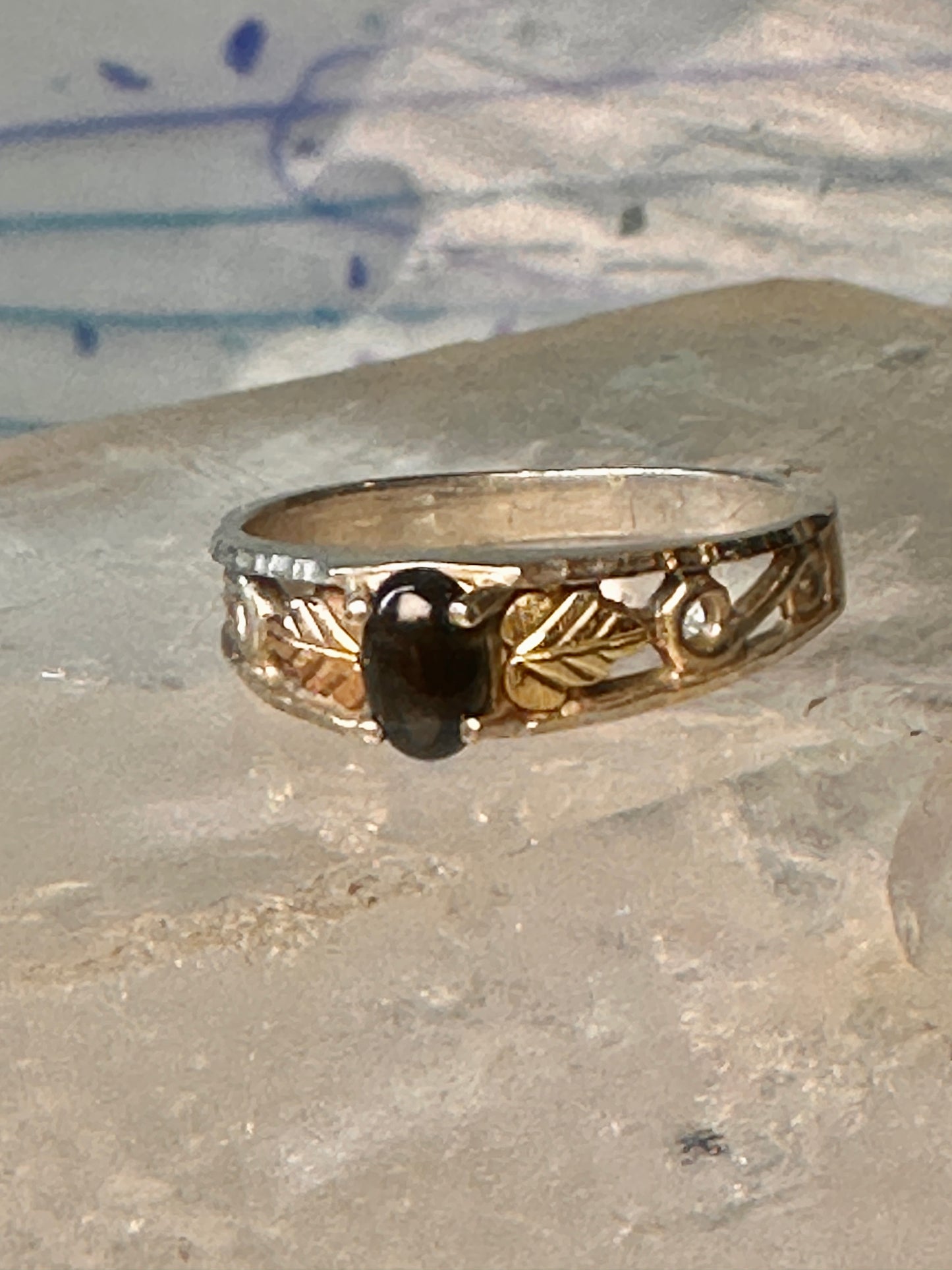 Black Hills Gold ring onyx band size 7.75 leaves sterling silver women