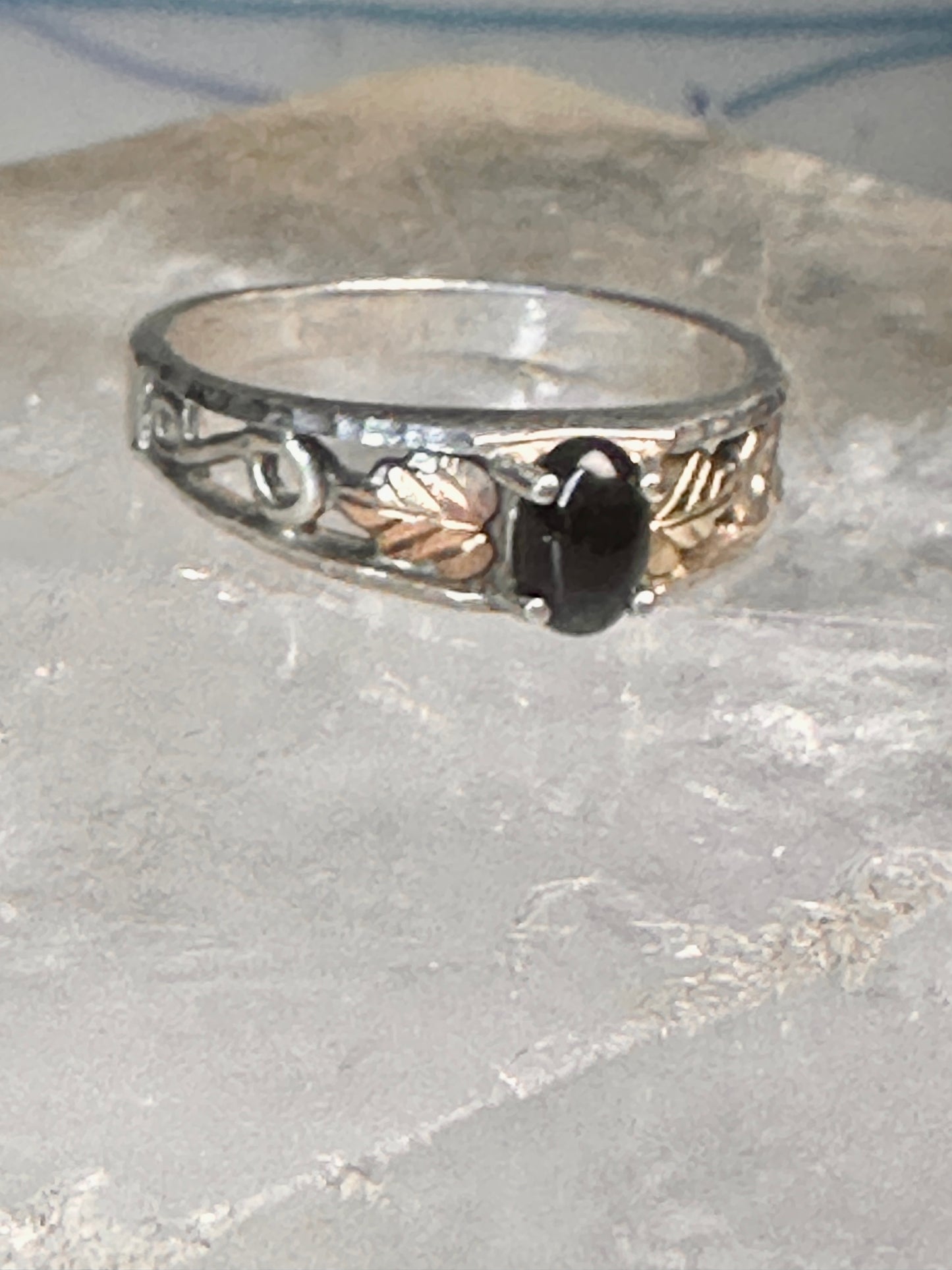 Black Hills Gold ring onyx band size 7.75 leaves sterling silver women