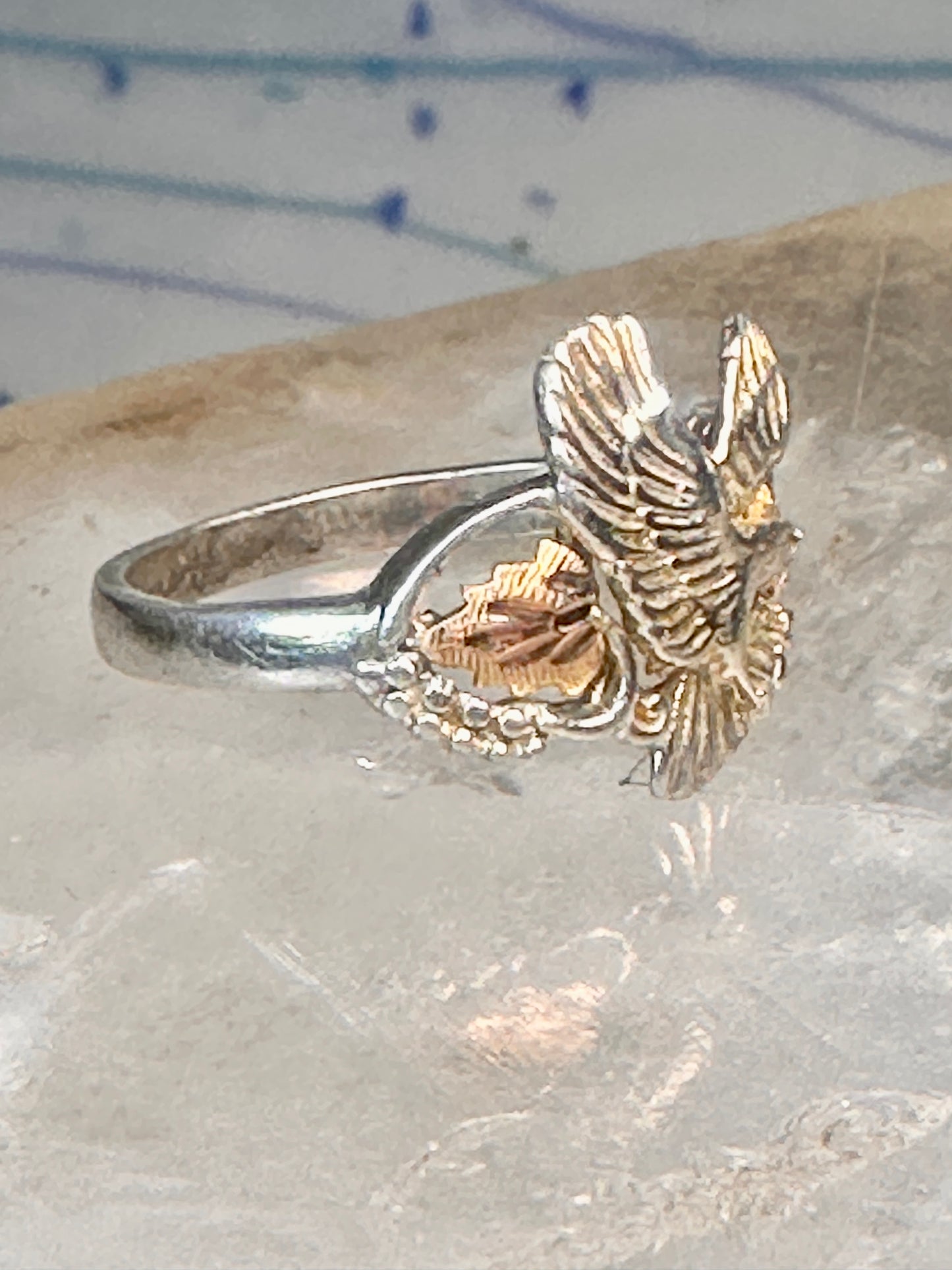 Black Hills Gold ring size 7.5 Eagle leaves band sterling silver women