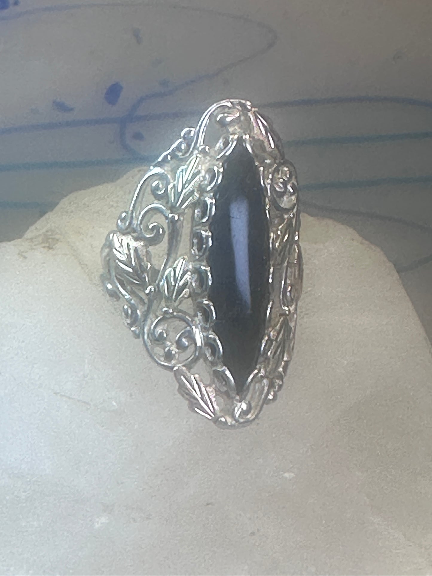Black Hills Gold Long onyx ring leaves size 8.25 sterling silver women