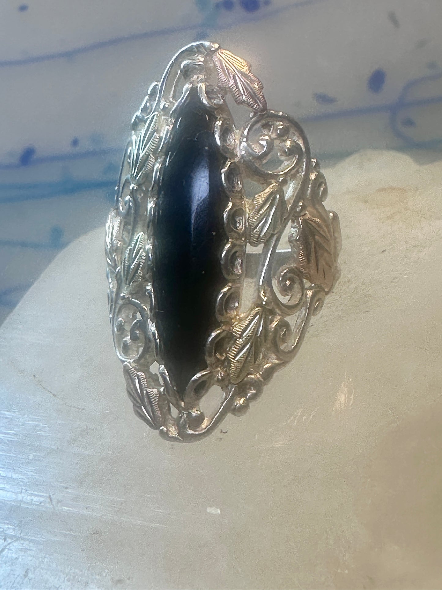 Black Hills Gold Long onyx ring leaves size 8.25 sterling silver women