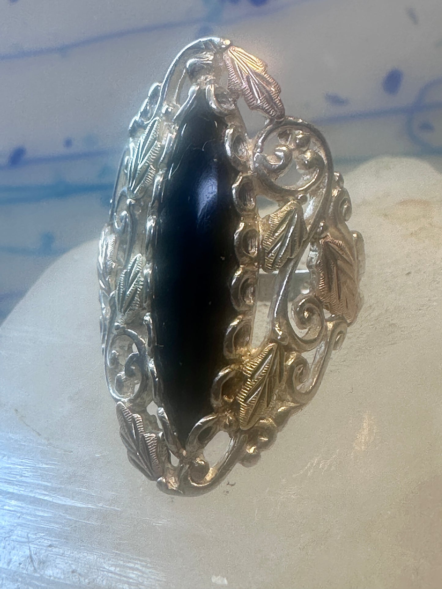 Black Hills Gold Long onyx ring leaves size 8.25 sterling silver women