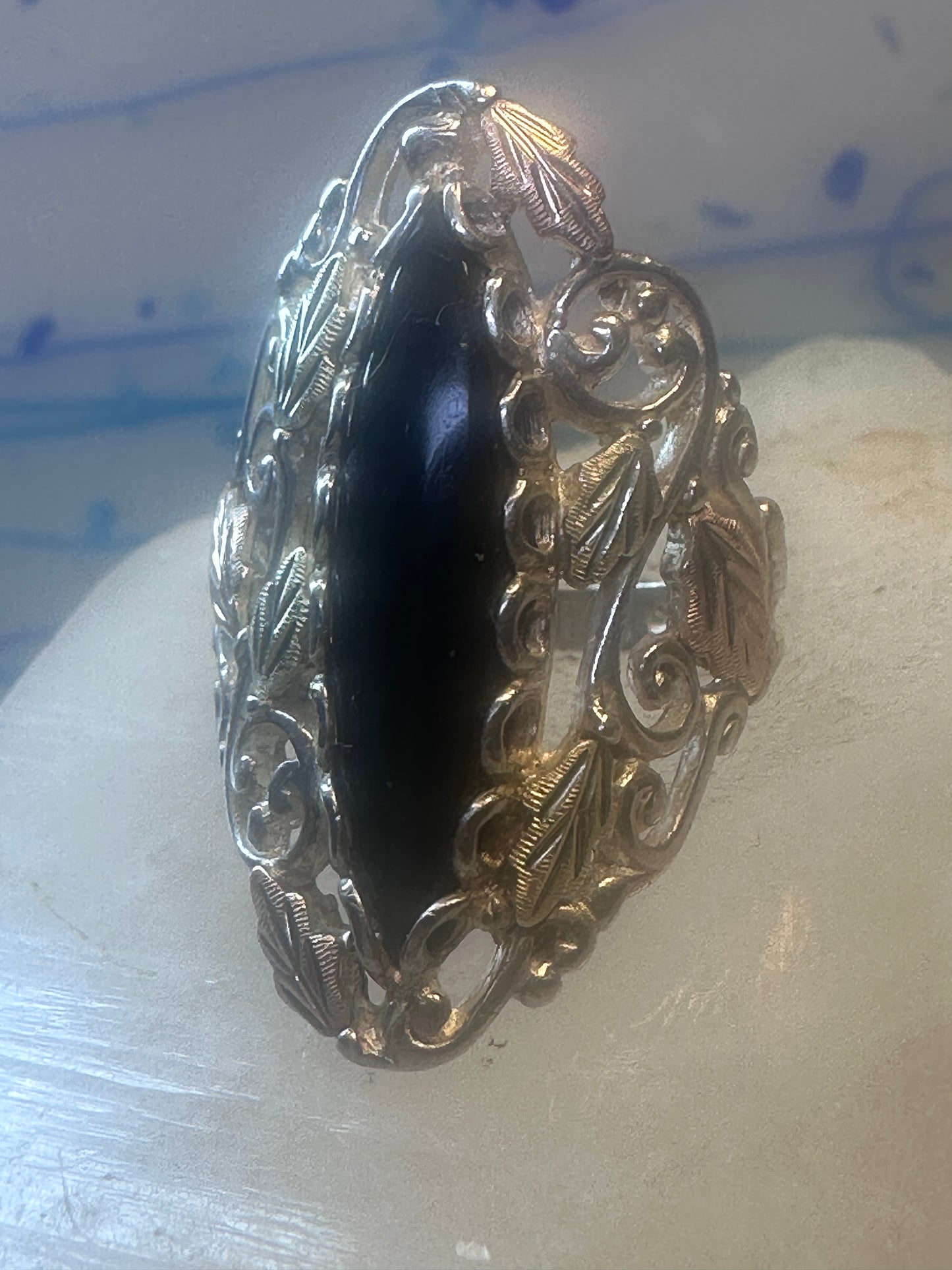 Black Hills Gold Long onyx ring leaves size 8.25 sterling silver women