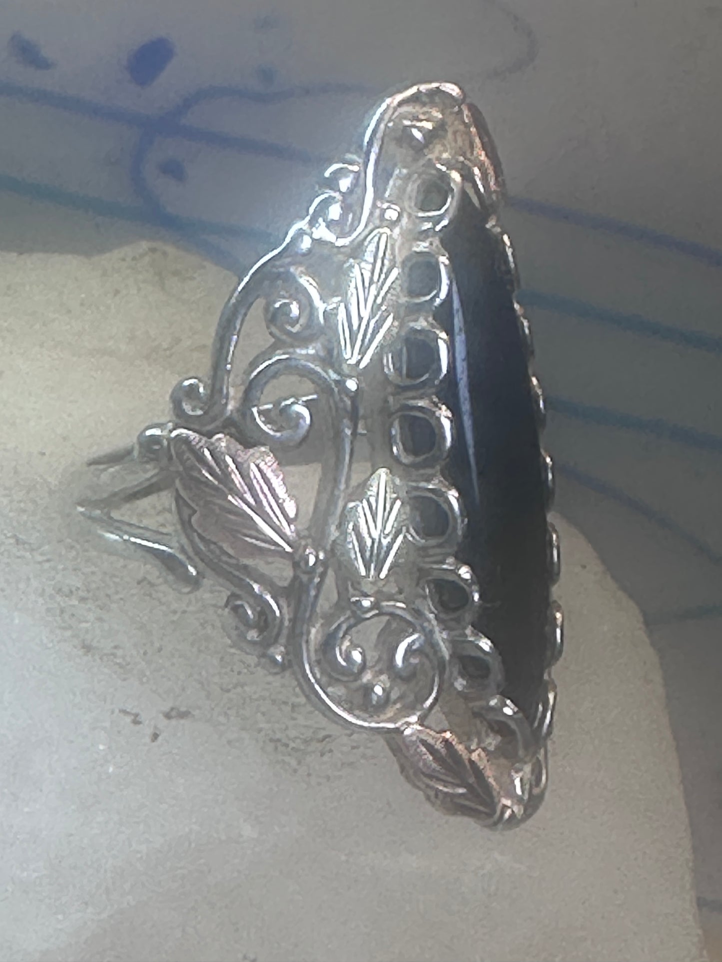 Black Hills Gold Long onyx ring leaves size 8.25 sterling silver women