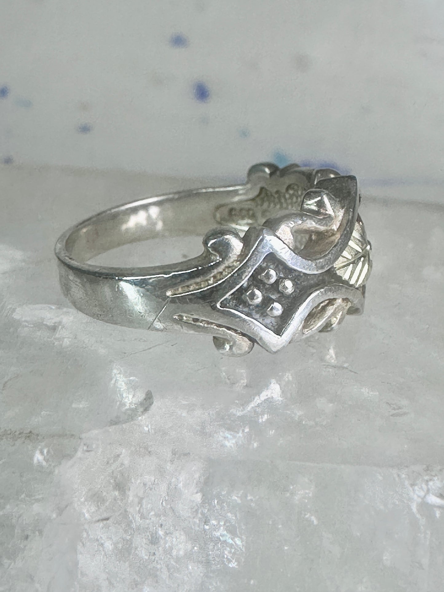 Black Hills Gold ring band leaves size 6.75 sterling silver women&nbsp;