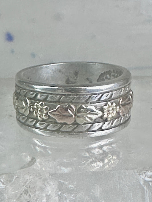 Black Hills Gold ring wedding band leaves size 5.5 sterling silver women