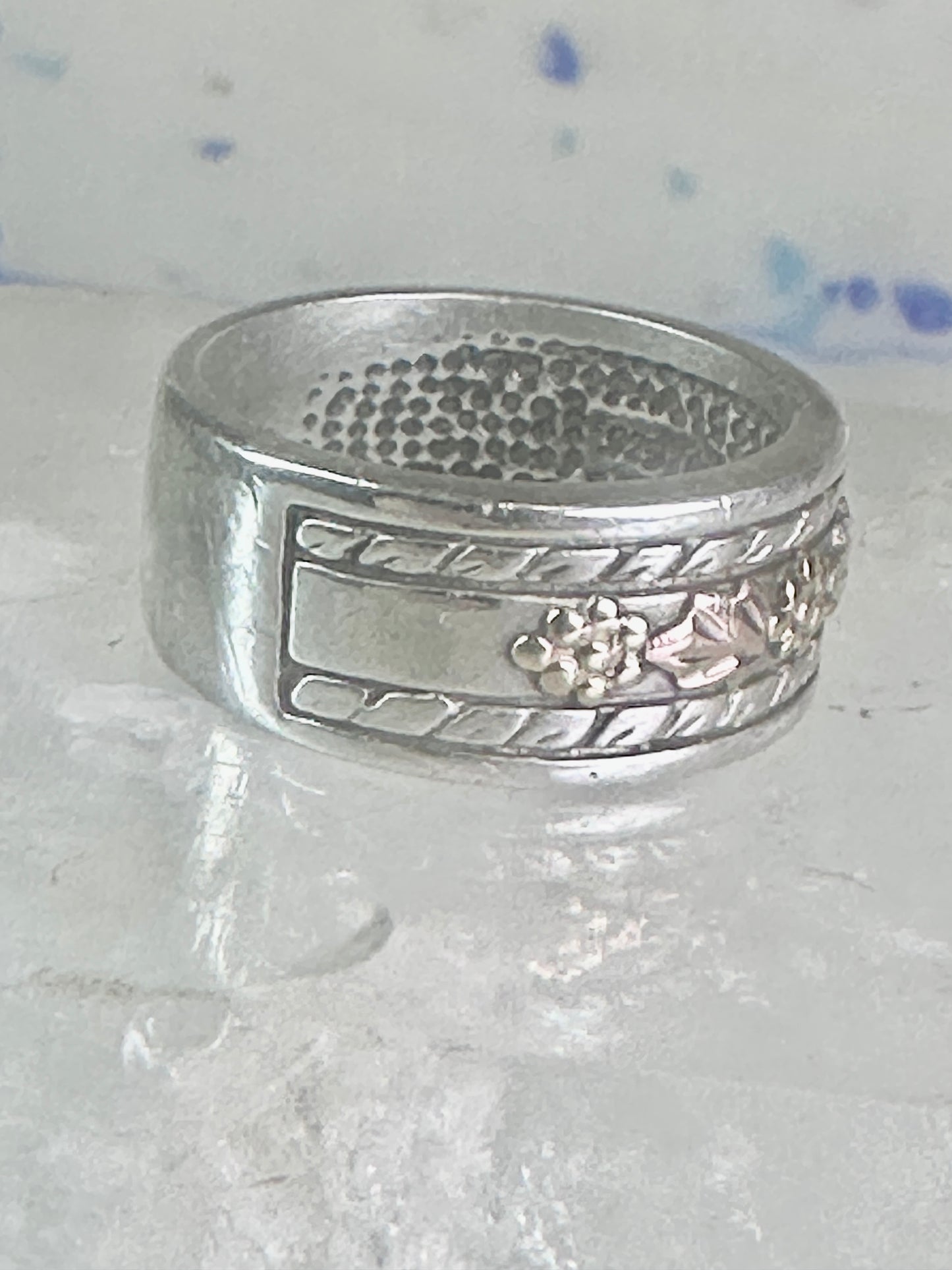 Black Hills Gold ring wedding band leaves size 5.5 sterling silver women