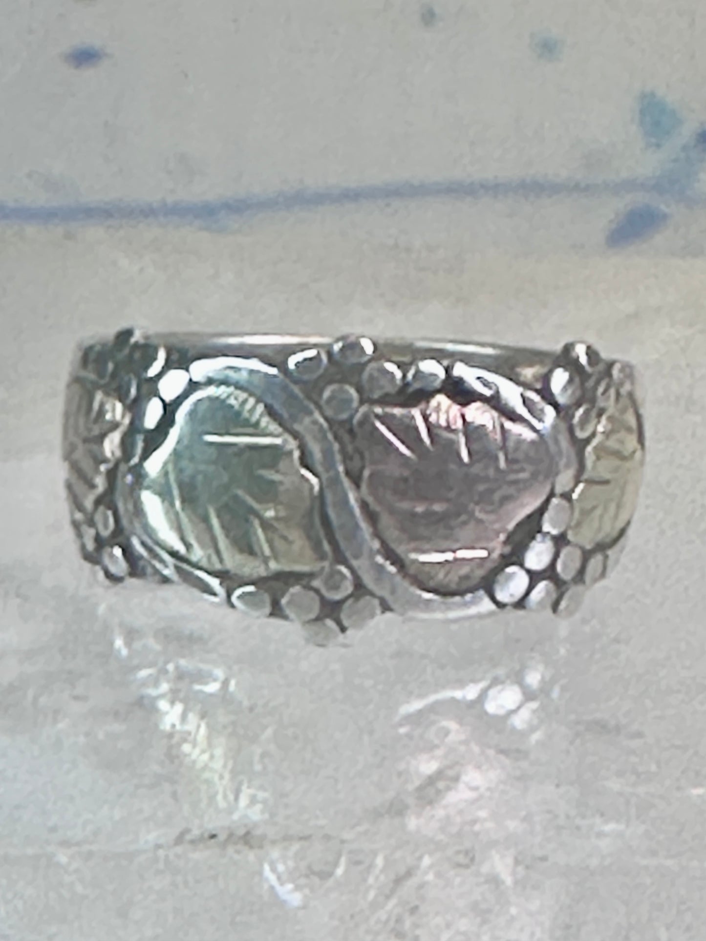 Black Hills Gold ring floral wedding band leaves size 4.5 sterling silver women