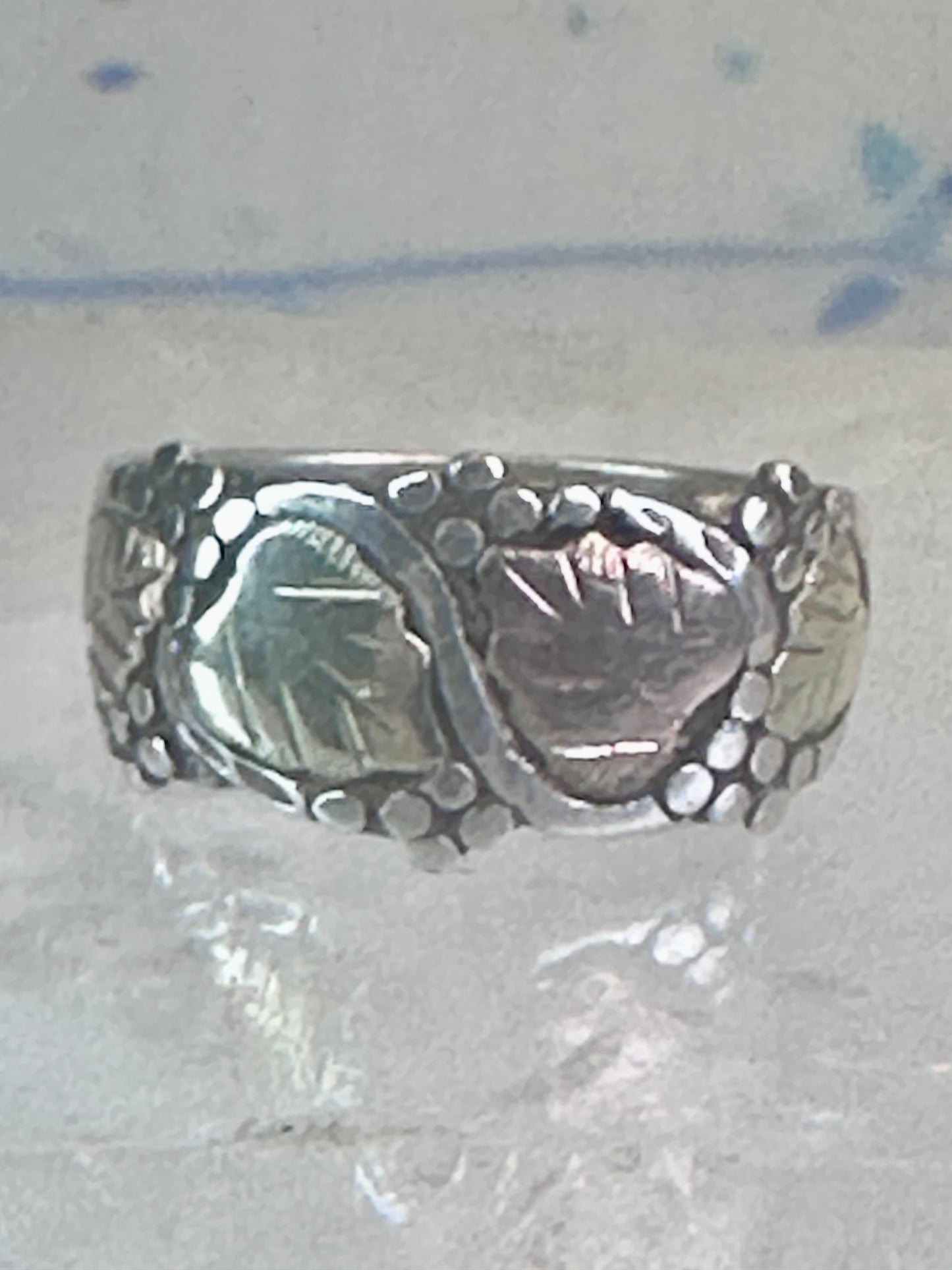 Black Hills Gold ring floral wedding band leaves size 4.5 sterling silver women