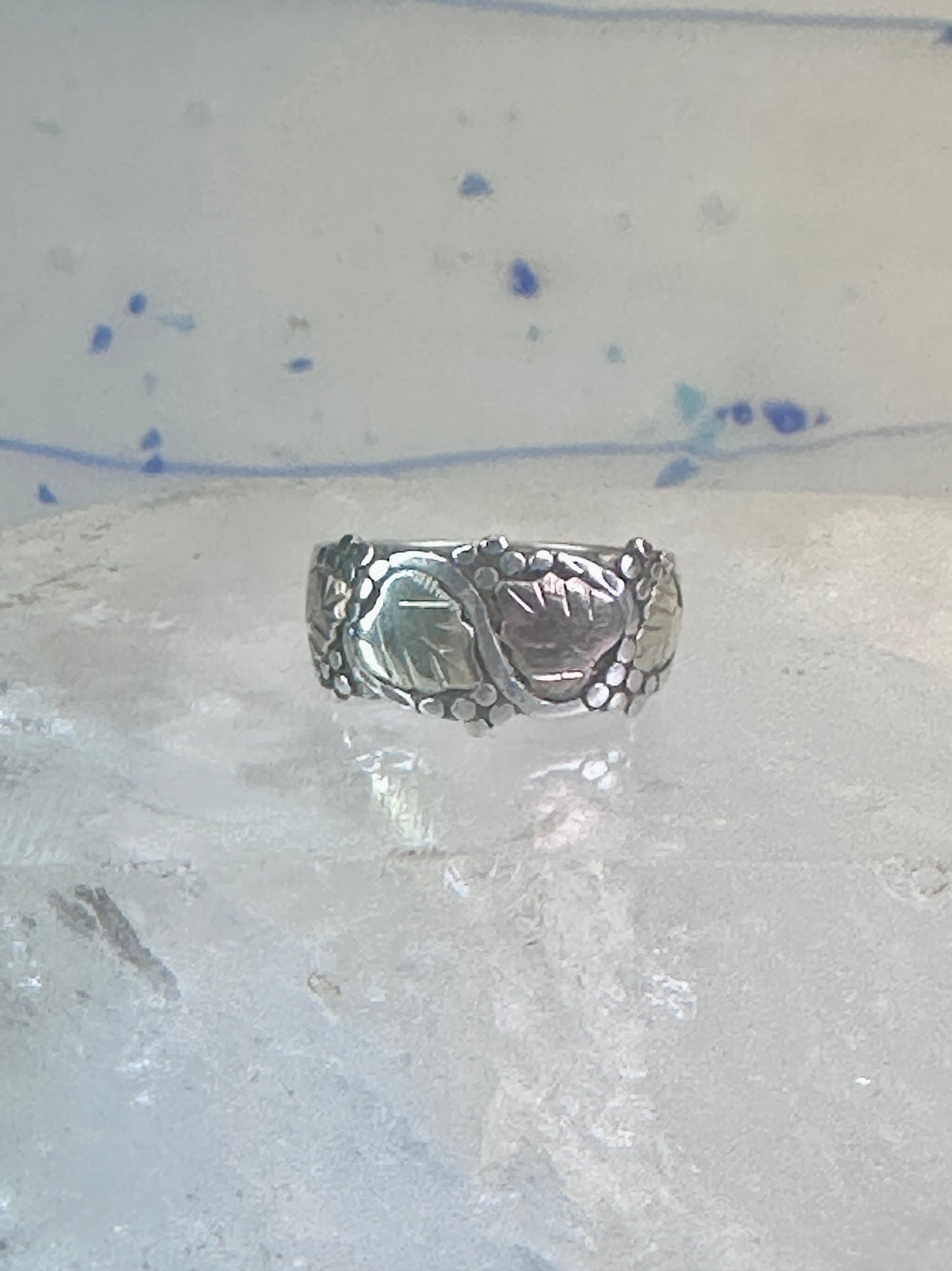 Black Hills Gold ring floral wedding band leaves size 4.5 sterling silver women