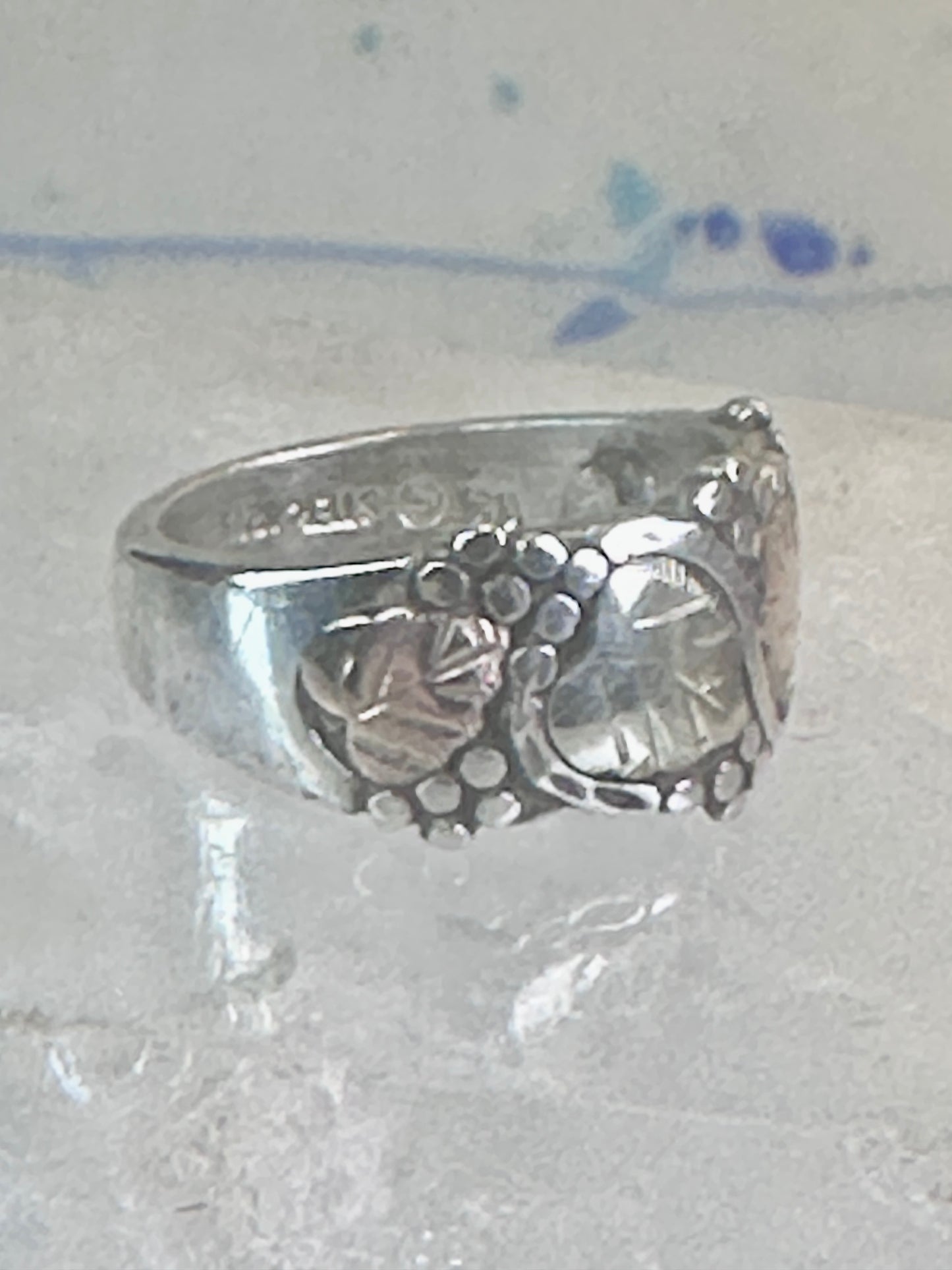 Black Hills Gold ring floral wedding band leaves size 4.5 sterling silver women