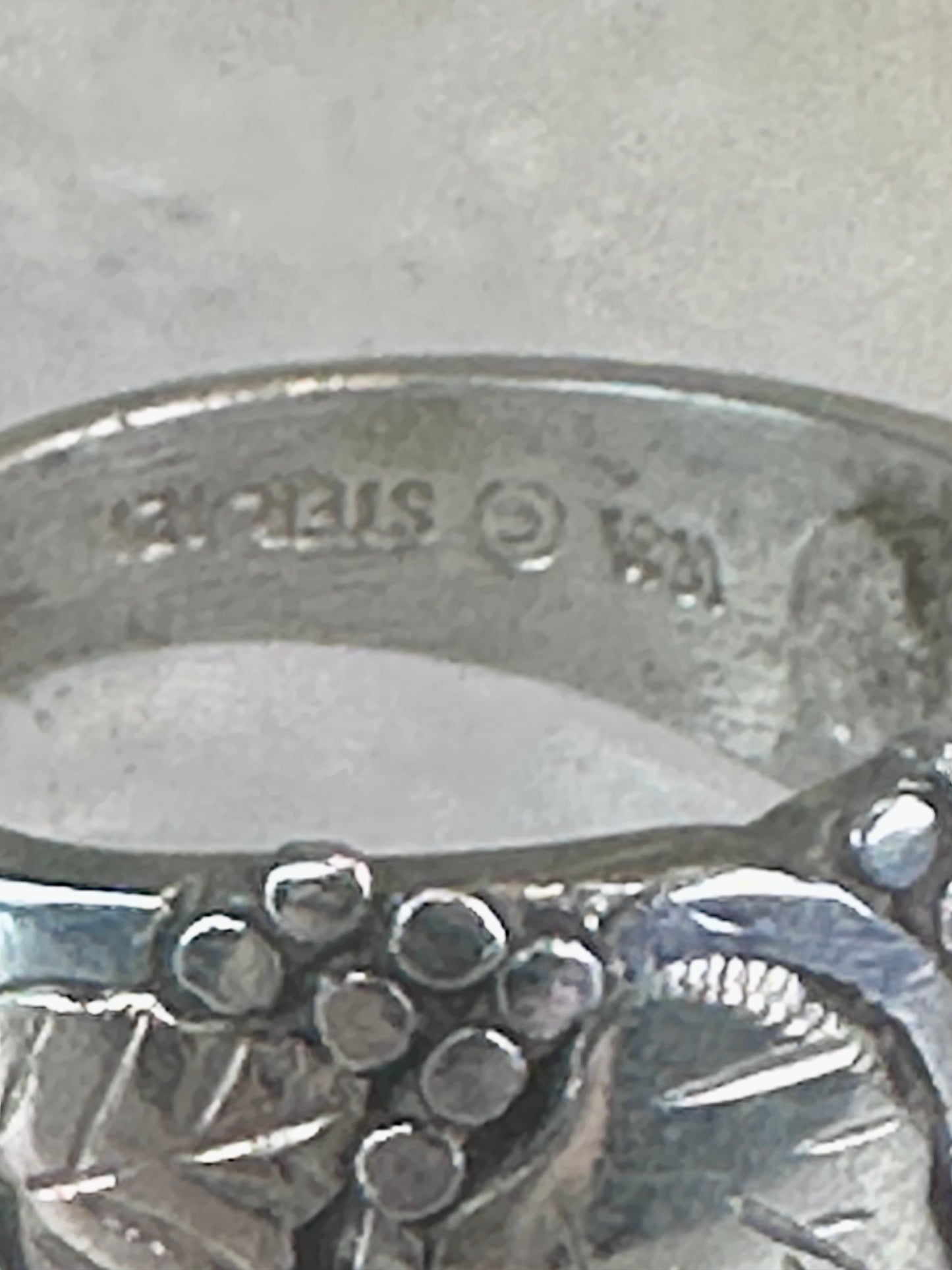Black Hills Gold ring floral wedding band leaves size 4.5 sterling silver women