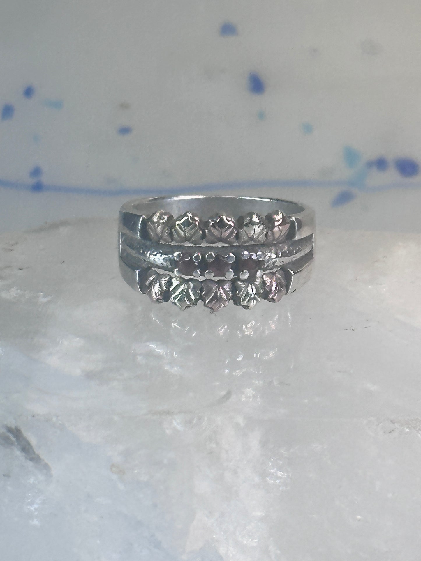 Black Hills Gold ring garnet floral wedding band leaves size 7 sterling silver women