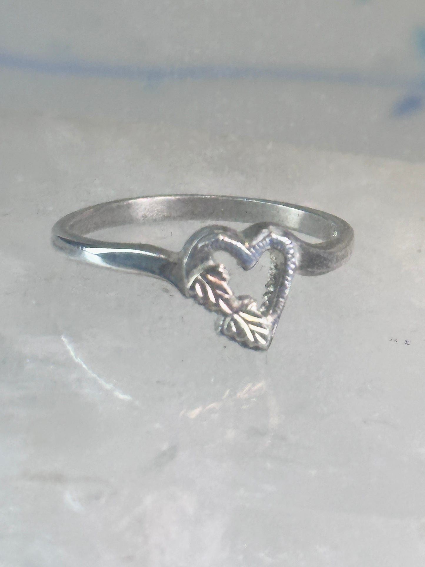 Black Hills Gold ring heart love band Valentine leaves size 5.75 sterling silver women