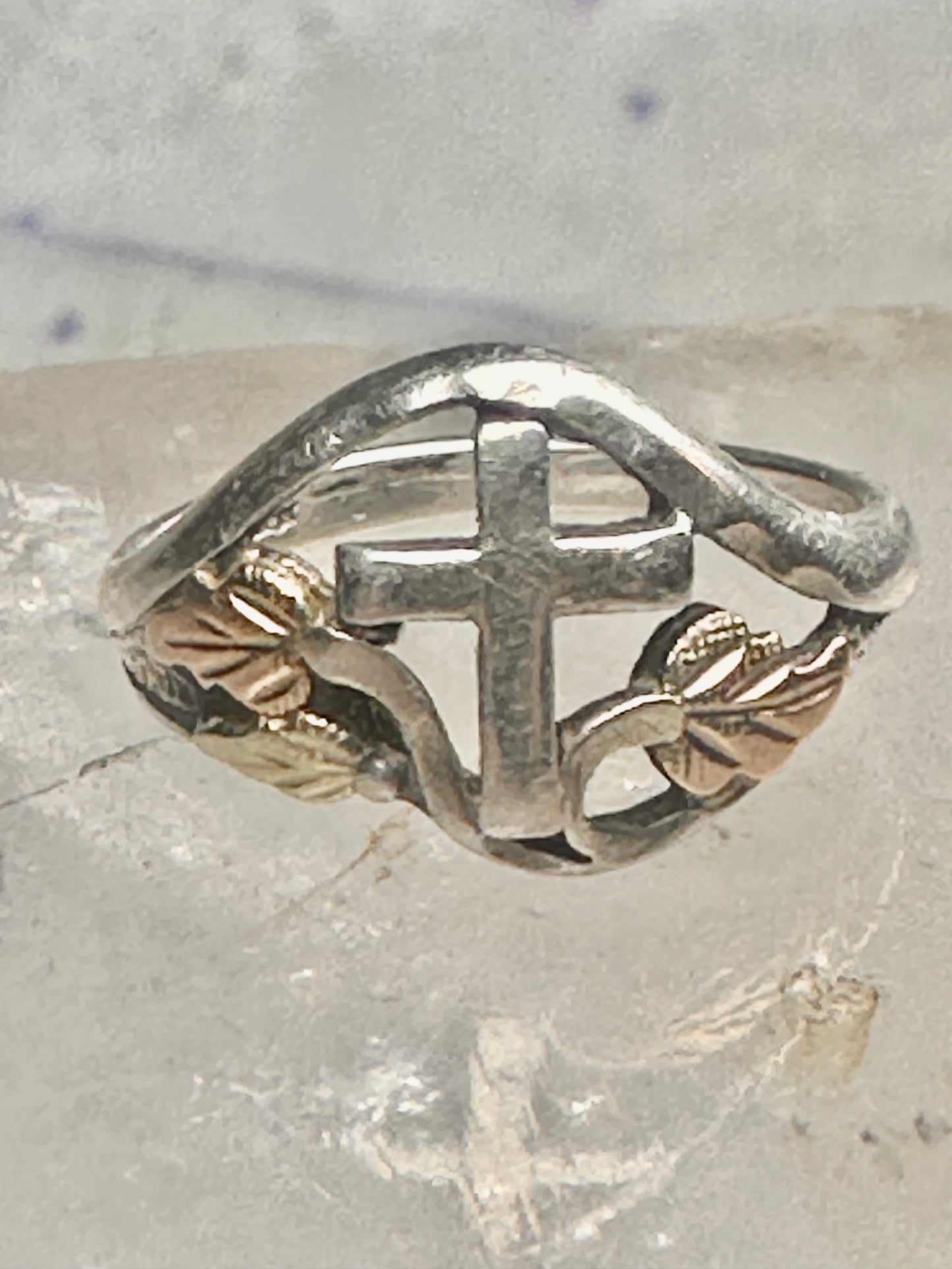 Black Hills Gold ring Cross Religious leaves floral band pinky size 4.7 sterling silver women