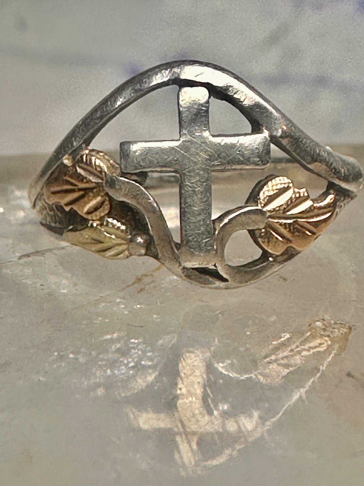 Black Hills Gold ring Cross Religious leaves floral band pinky size 4.7 sterling silver women