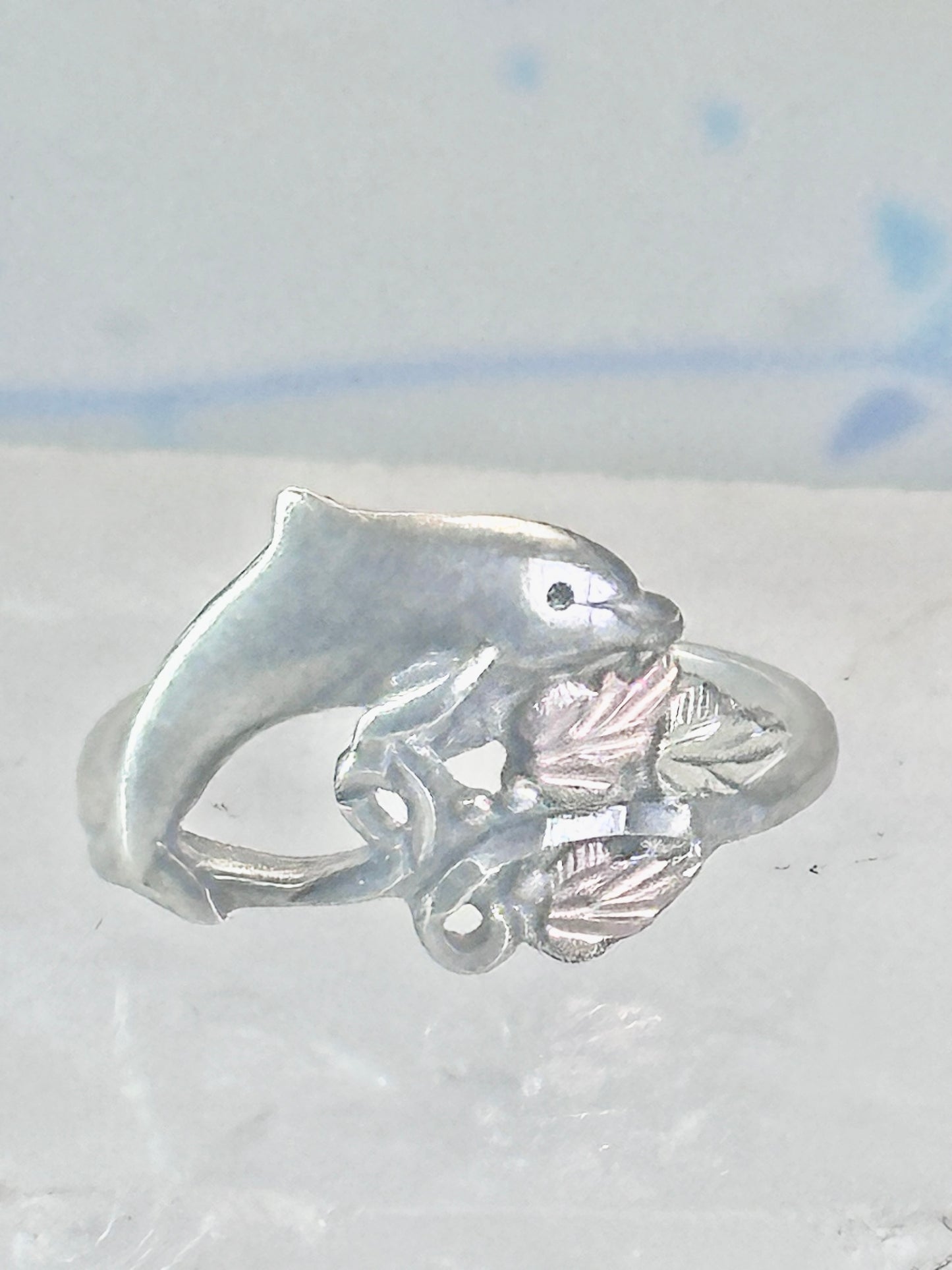 Black Hills Gold ring leaves Dolphin band floral size 6.75 sterling silver women