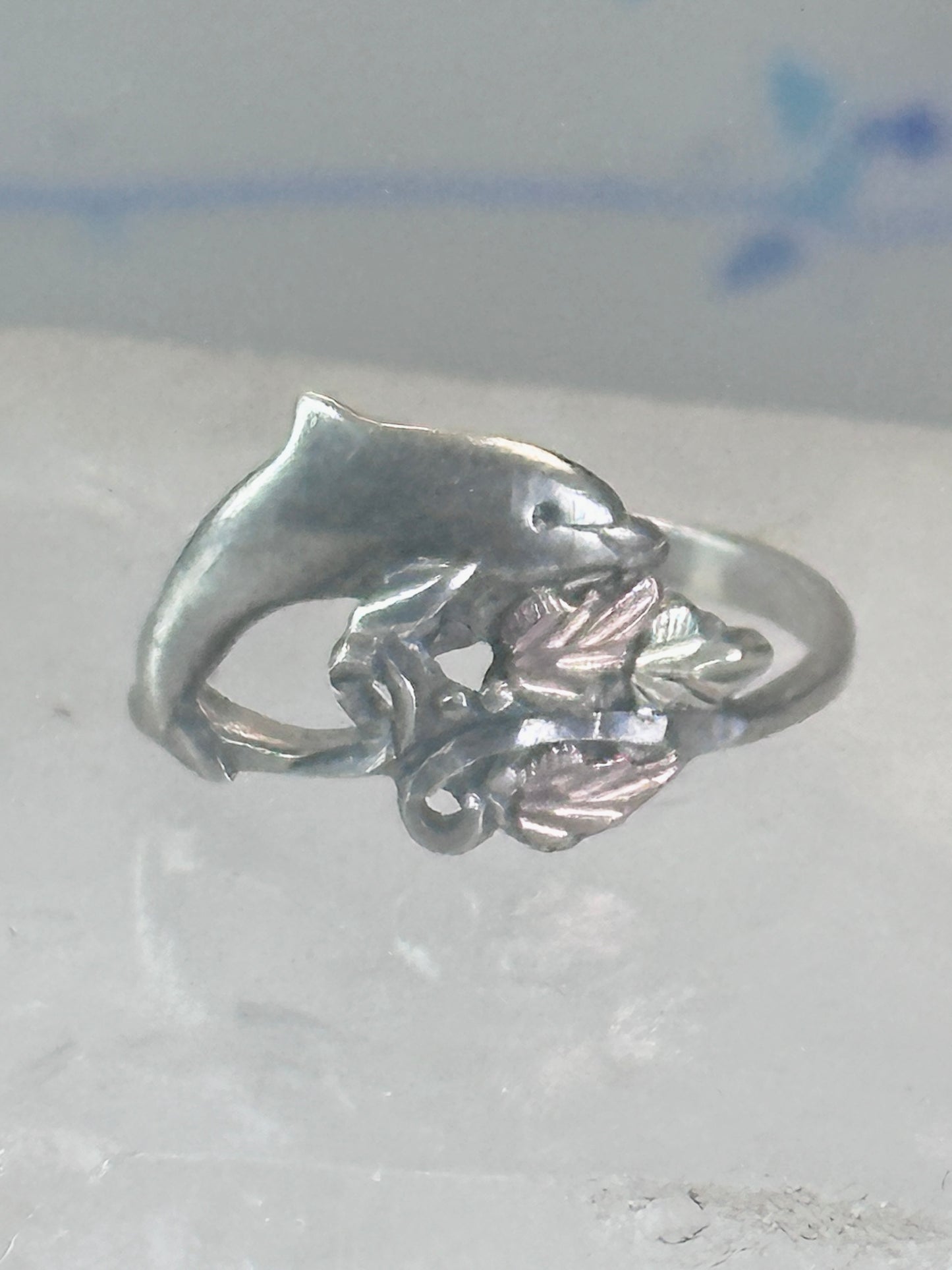 Black Hills Gold ring leaves Dolphin band floral size 6.75 sterling silver women