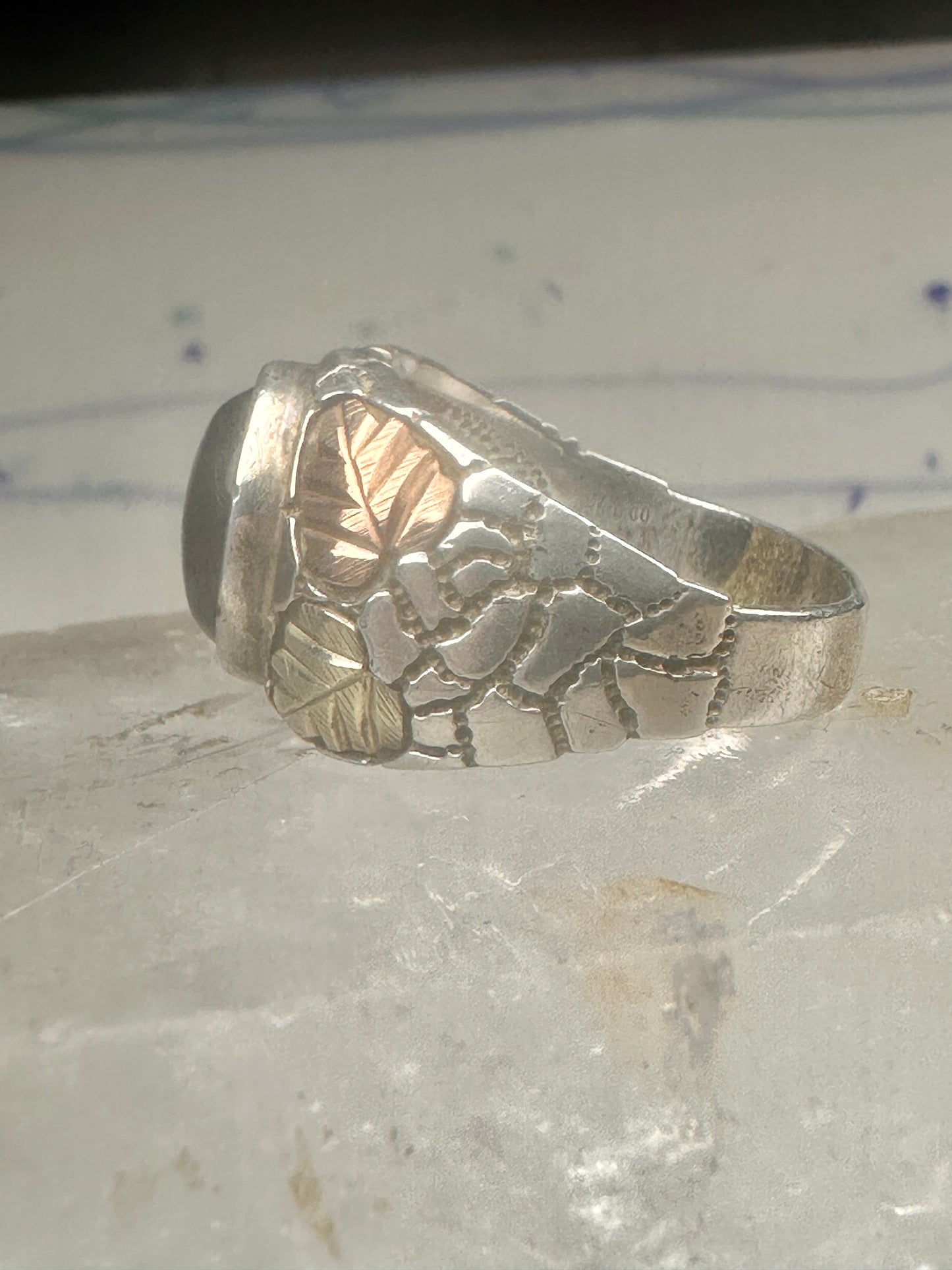 Black Hills Gold ring onyx leaves band size 11 sterling silver women men