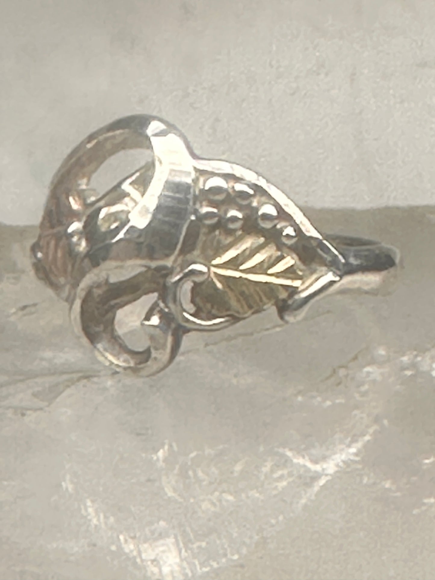 Black Hills Gold ring leaves band size 5.75 sterling silver women girls