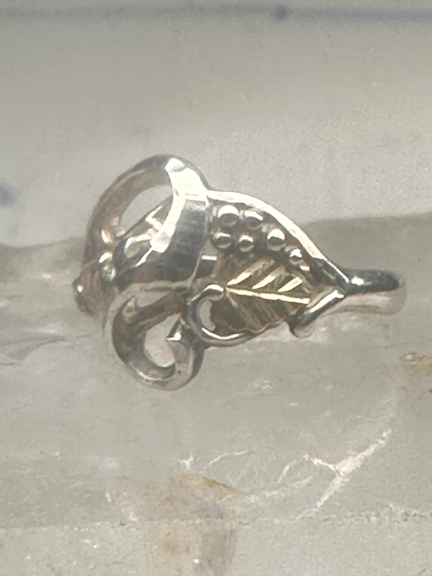 Black Hills Gold ring leaves band size 5.75 sterling silver women girls