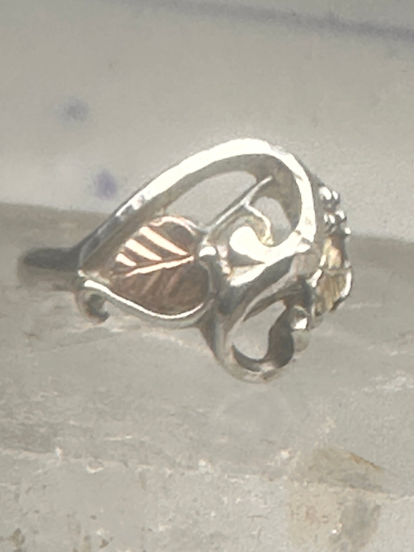 Black Hills Gold ring leaves band size 5.75 sterling silver women girls