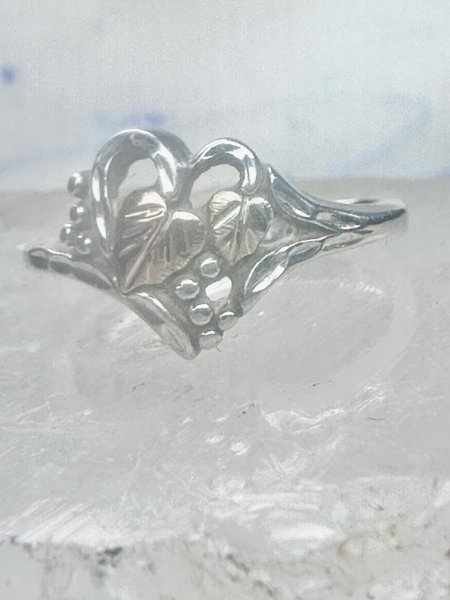 Black Hills Gold ring heart love Valentine leaves floral size 8.25 sterling silver women