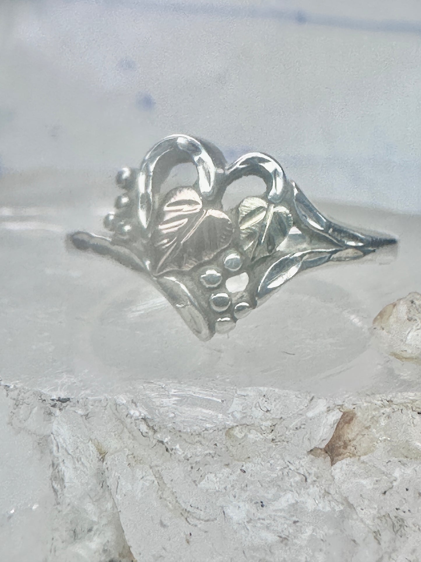 Black Hills Gold ring heart love Valentine leaves floral size 8.25 sterling silver women