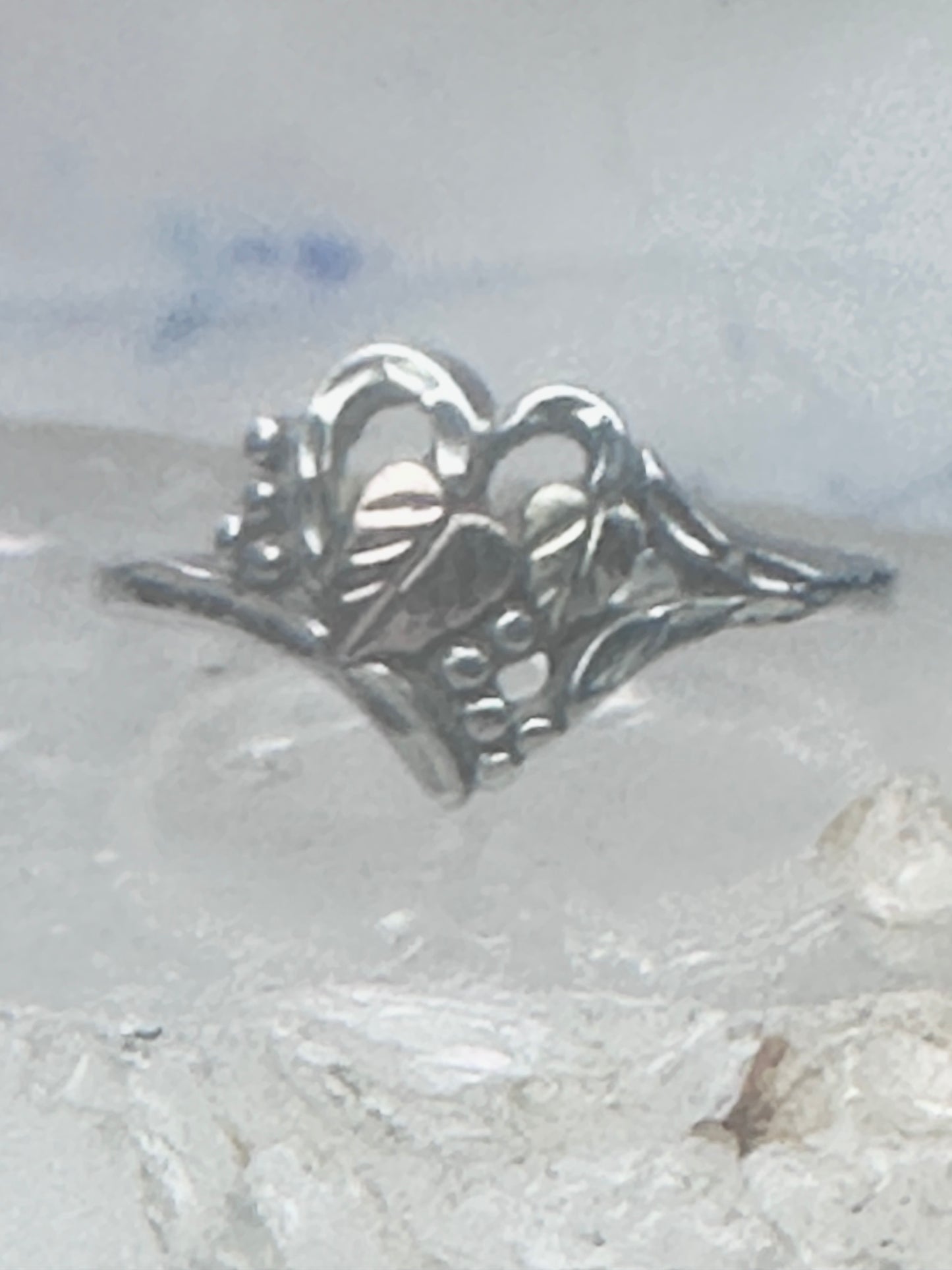 Black Hills Gold ring heart love Valentine leaves floral size 8.25 sterling silver women