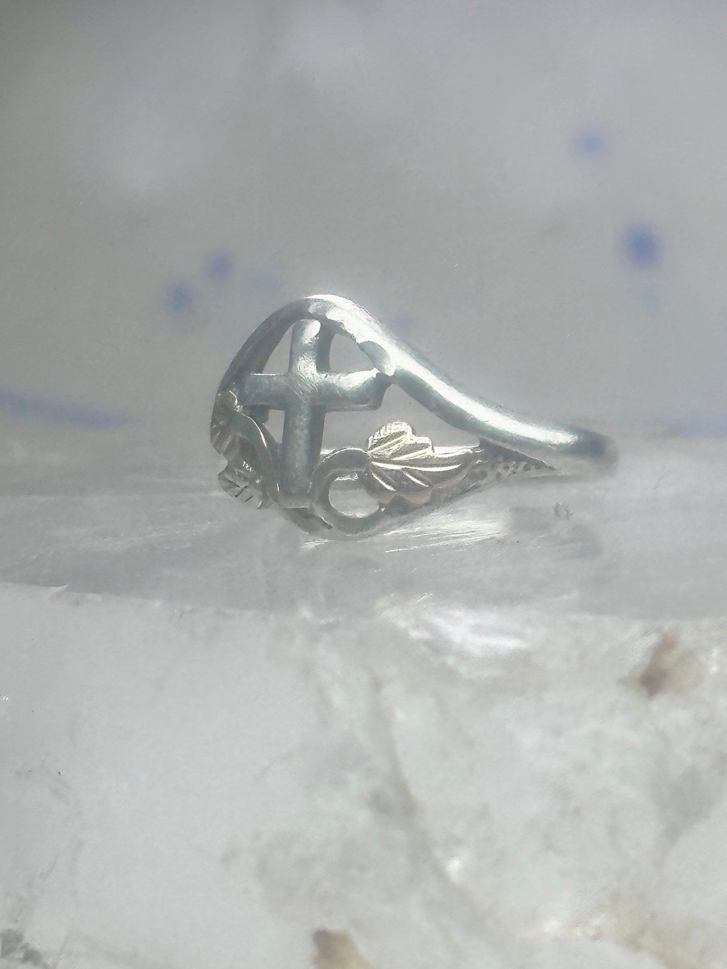 Black Hills Gold ring Cross Religious leaves floral band pinky size 4.7 sterling silver women