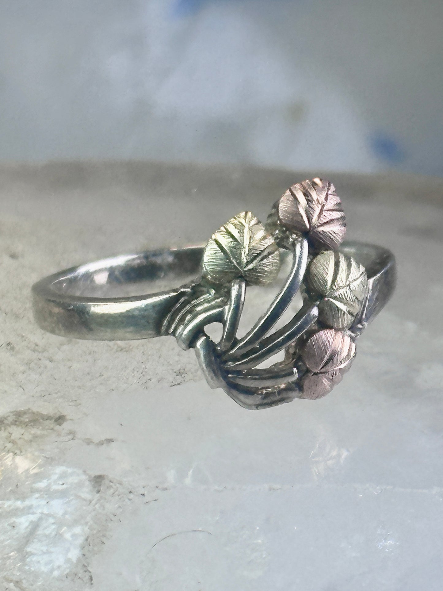 Black Hills Gold ring size 9 leaves floral band Sterling silver women girls
