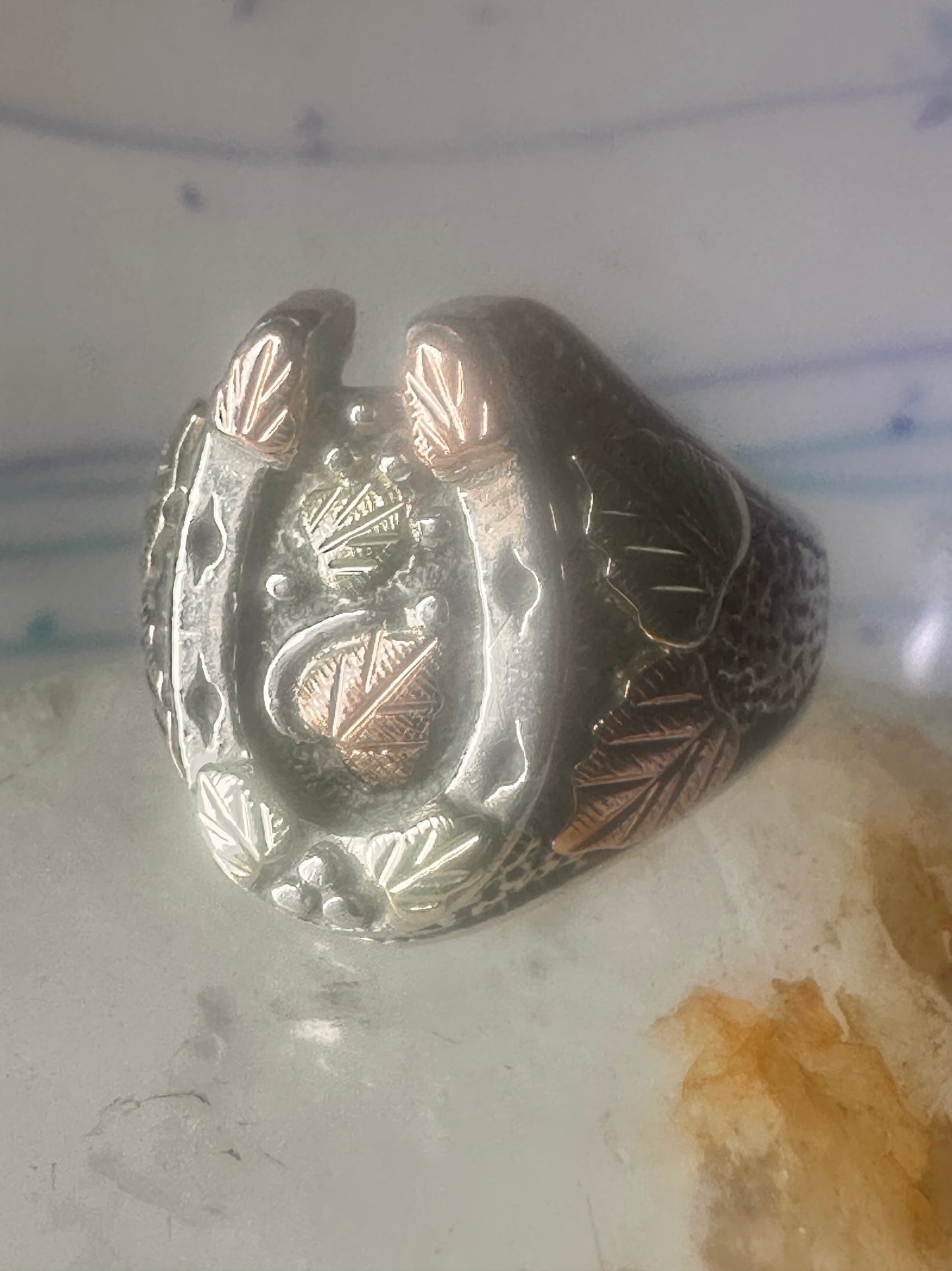 Black Hills Gold ring horseshoe band leaves good luck size 8.25 sterling silver women men