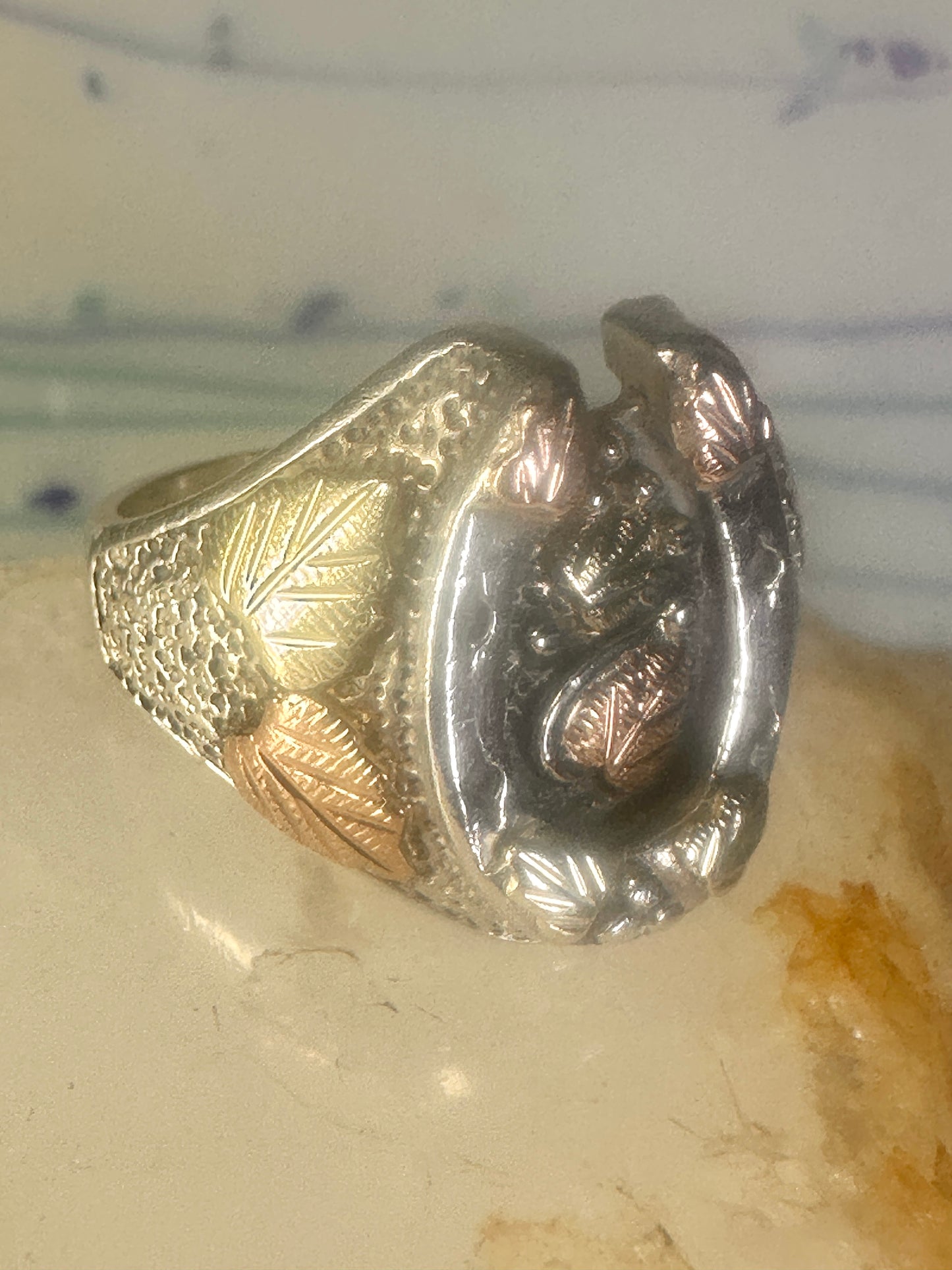 Black Hills Gold ring horseshoe band leaves good luck size 8.25 sterling silver women men