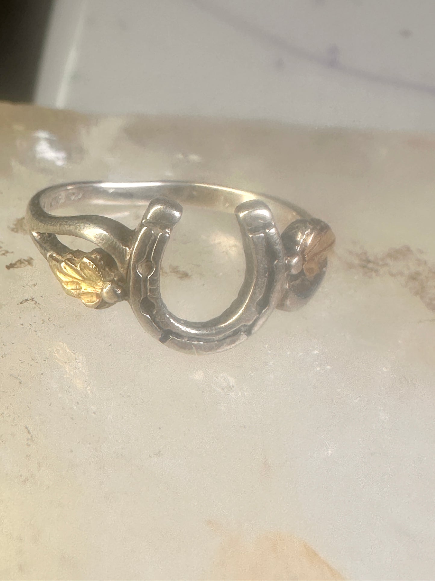 Black Hills Gold ring horseshoe band leaves good luck pinky size 5.5 sterling silver women