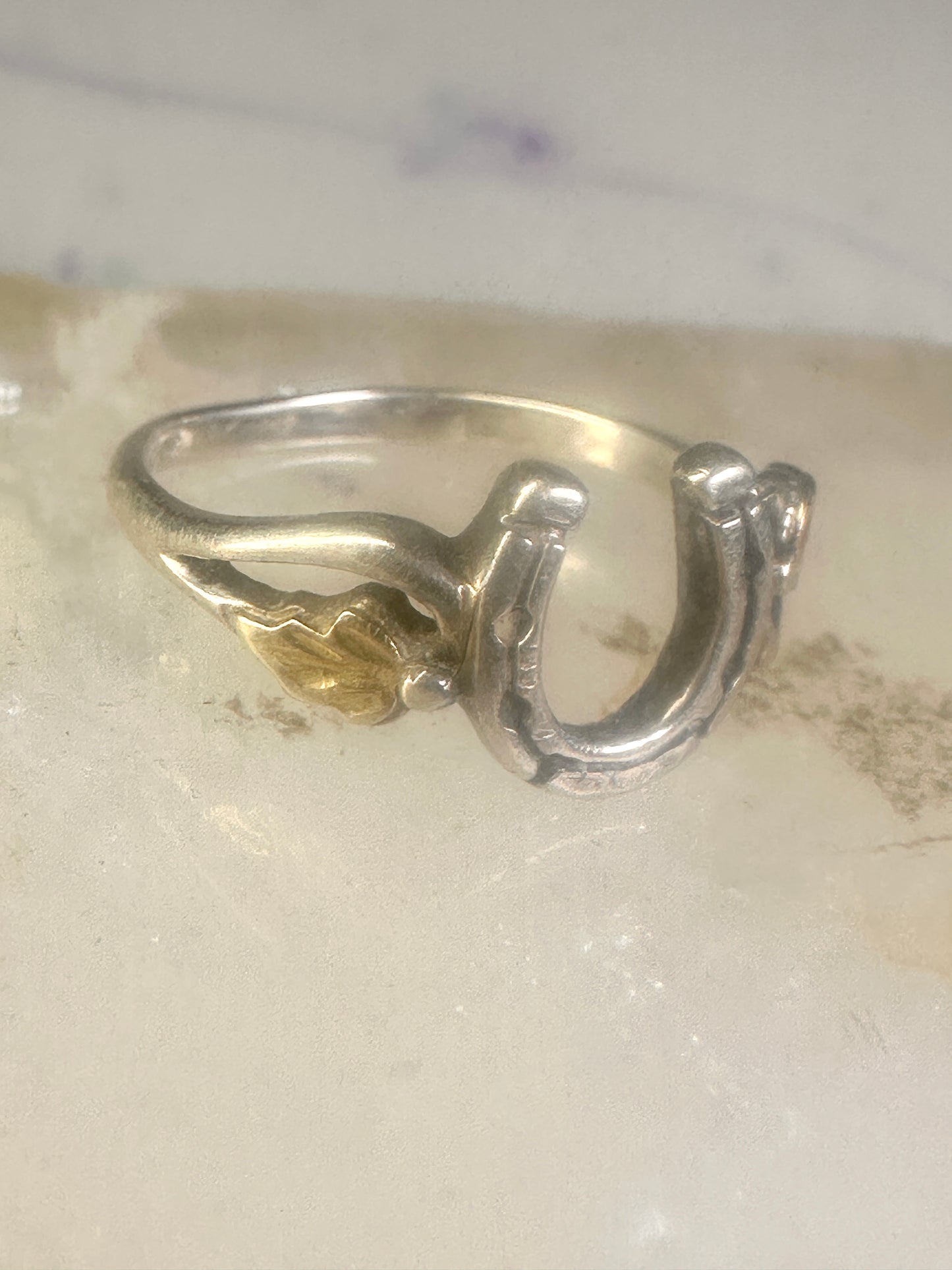 Black Hills Gold ring horseshoe band leaves good luck pinky size 5.5 sterling silver women
