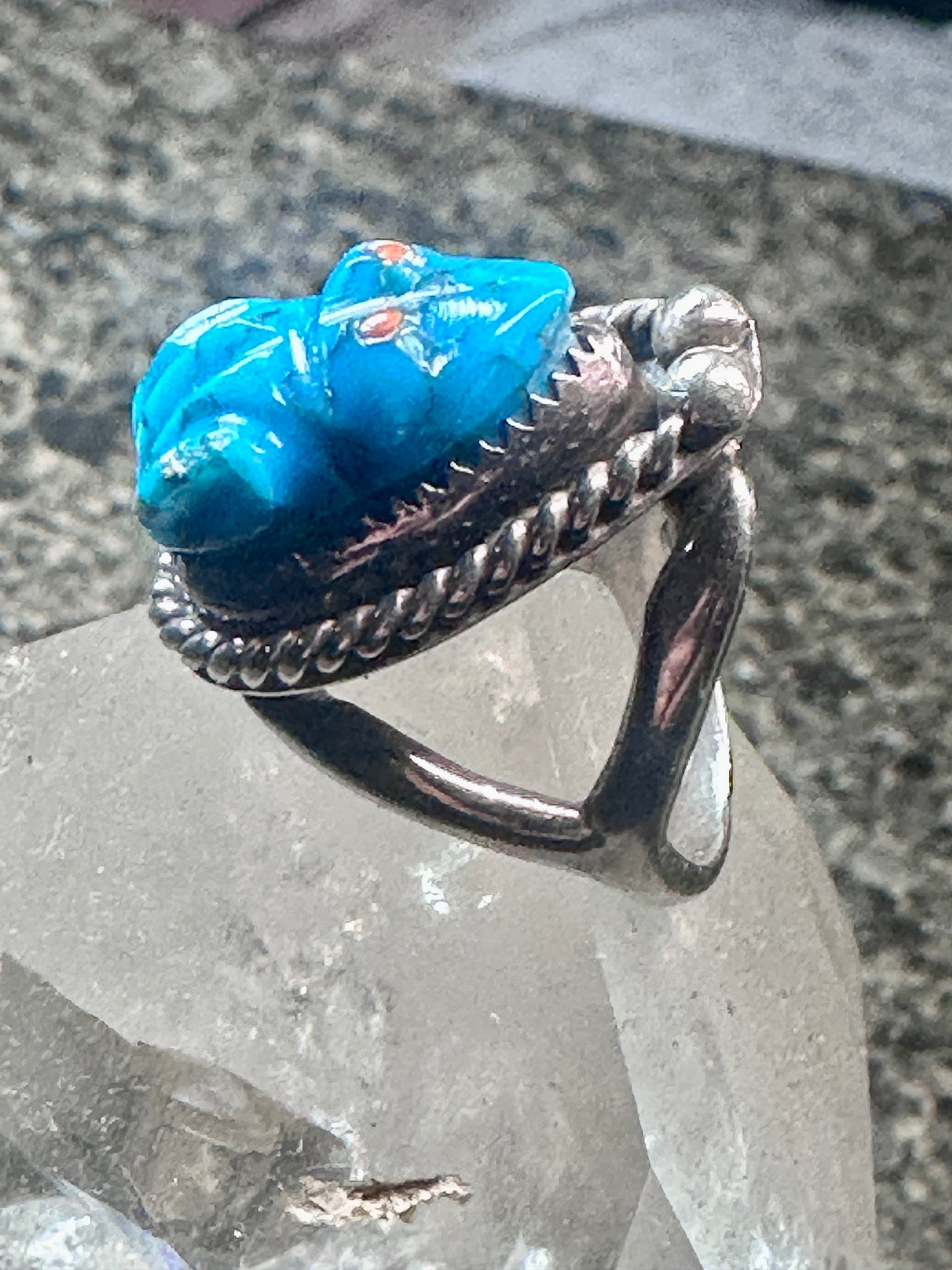 Carved Frog ring coral Inlaid eyes size 5.75 pinky Sterling silver women girls