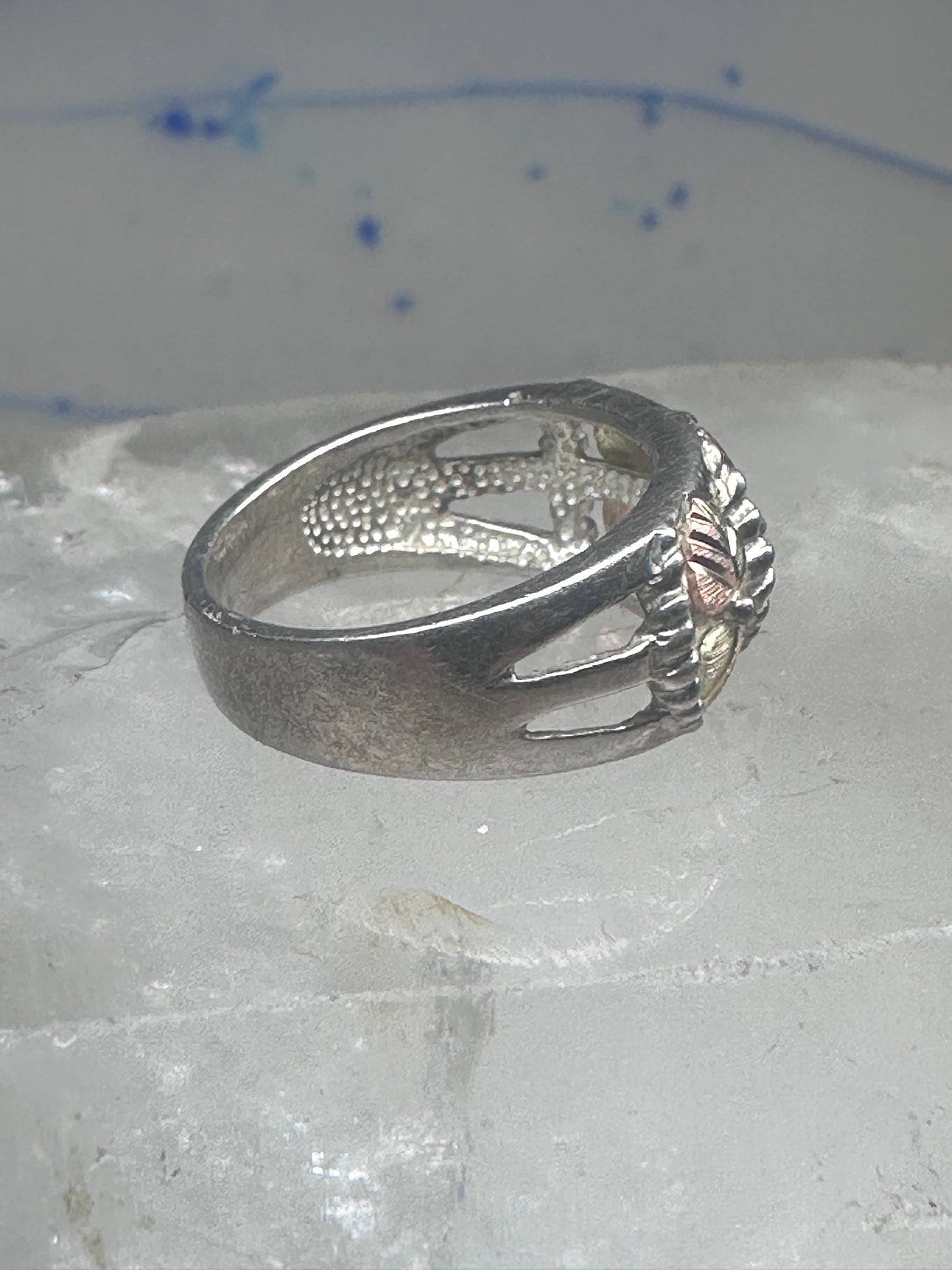 Black Hills Gold ring leaves wedding band size 7 sterling silver women men
